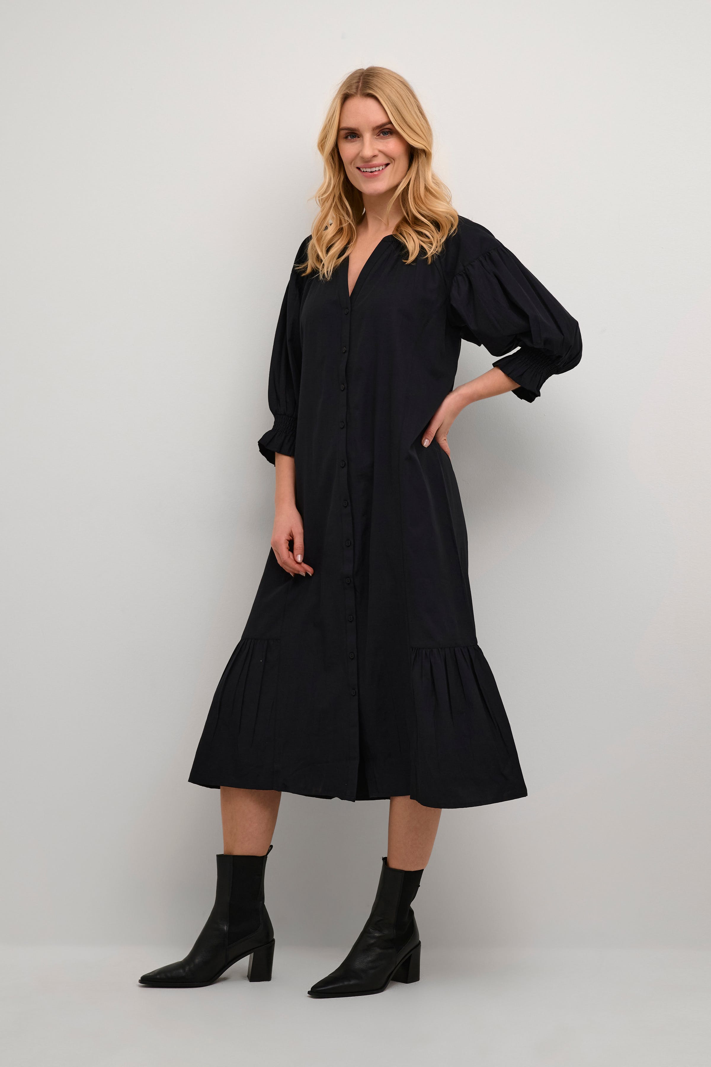 BPatilla Kleid LOOKBOOK FRONT 10590510-100121B