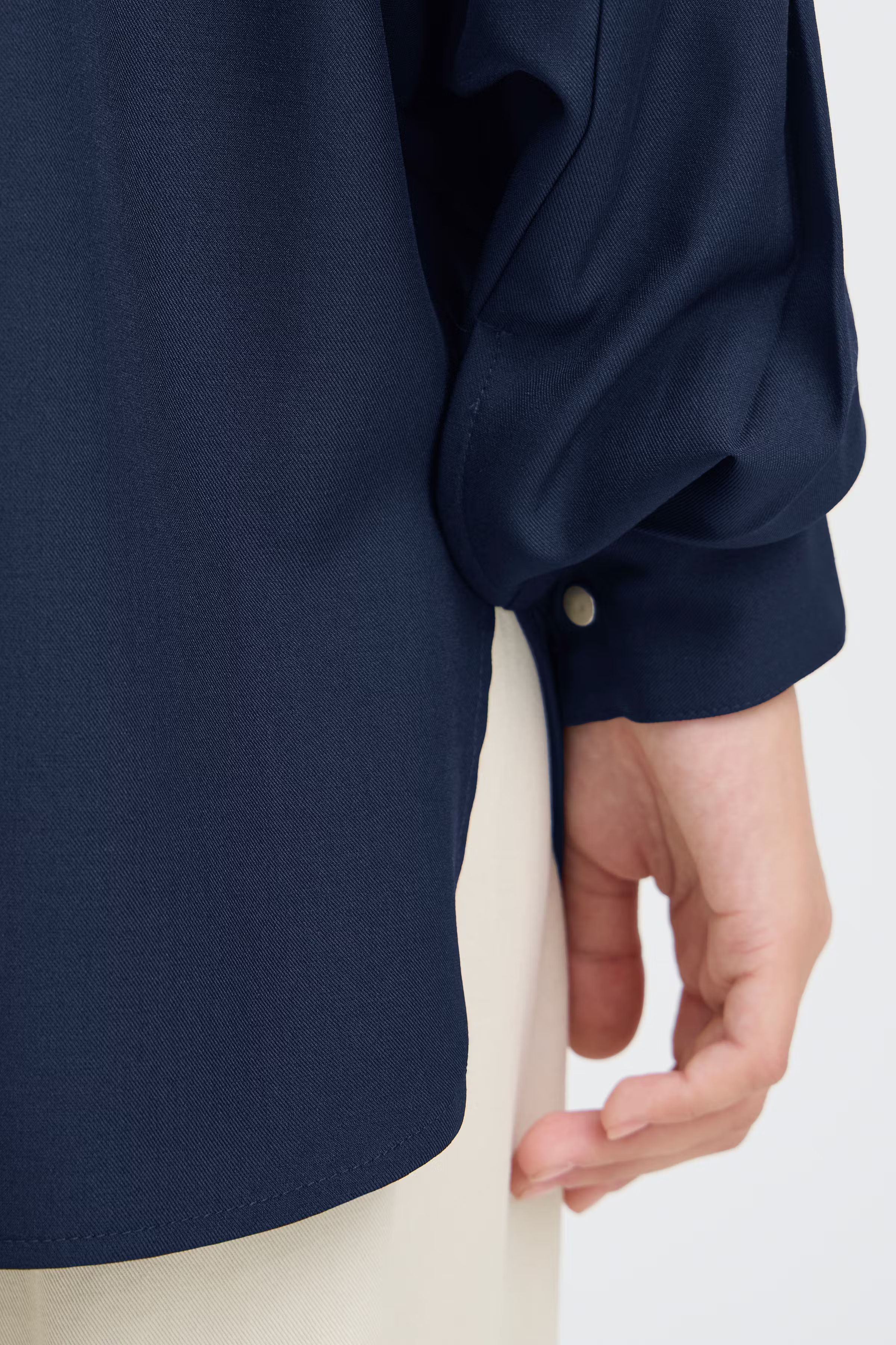 IHERINA Overhemd LOOKBOOK DETAIL 20125030-194013