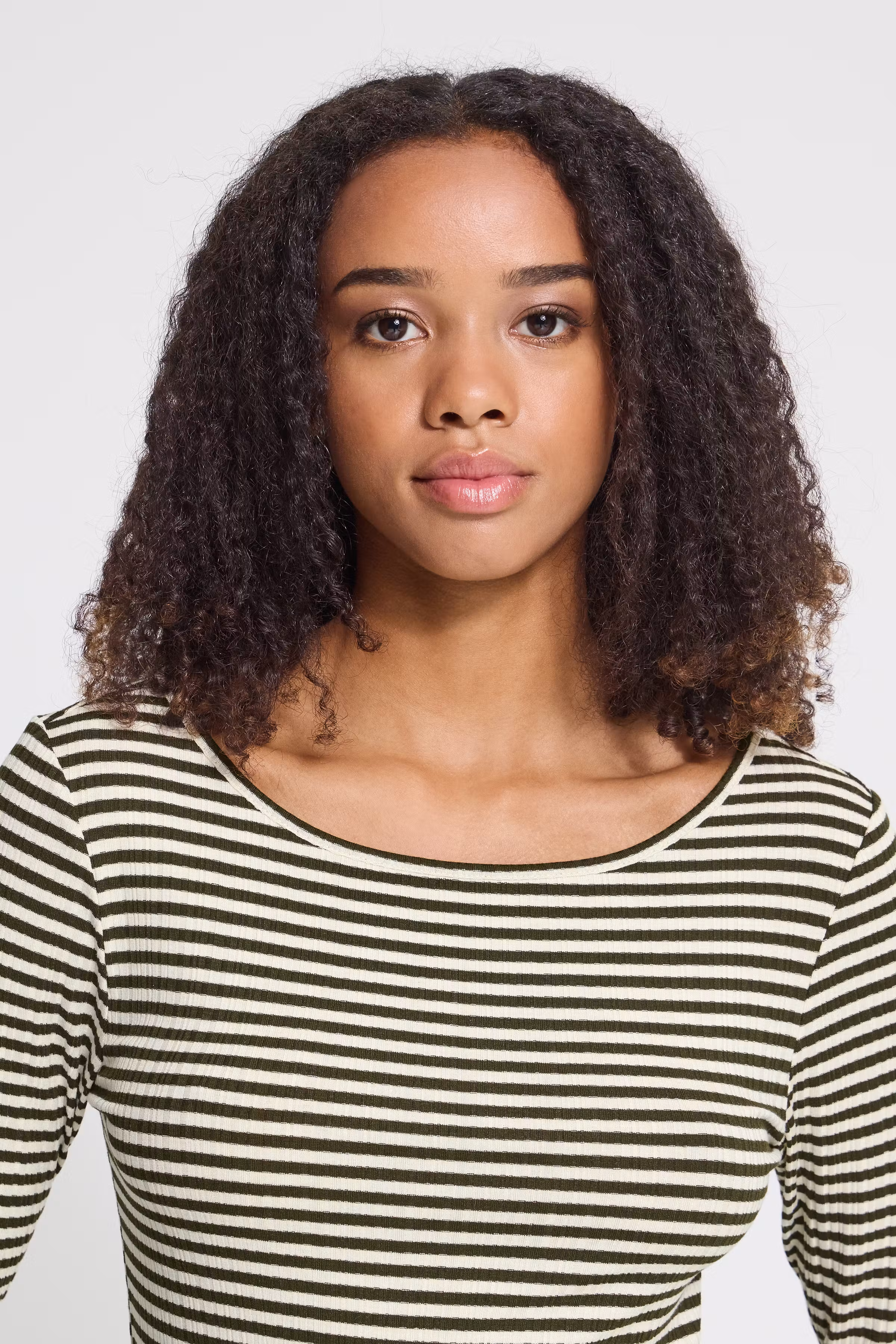 IHCELLA T-shirt LOOKBOOK DETAIL 20122819-900012781