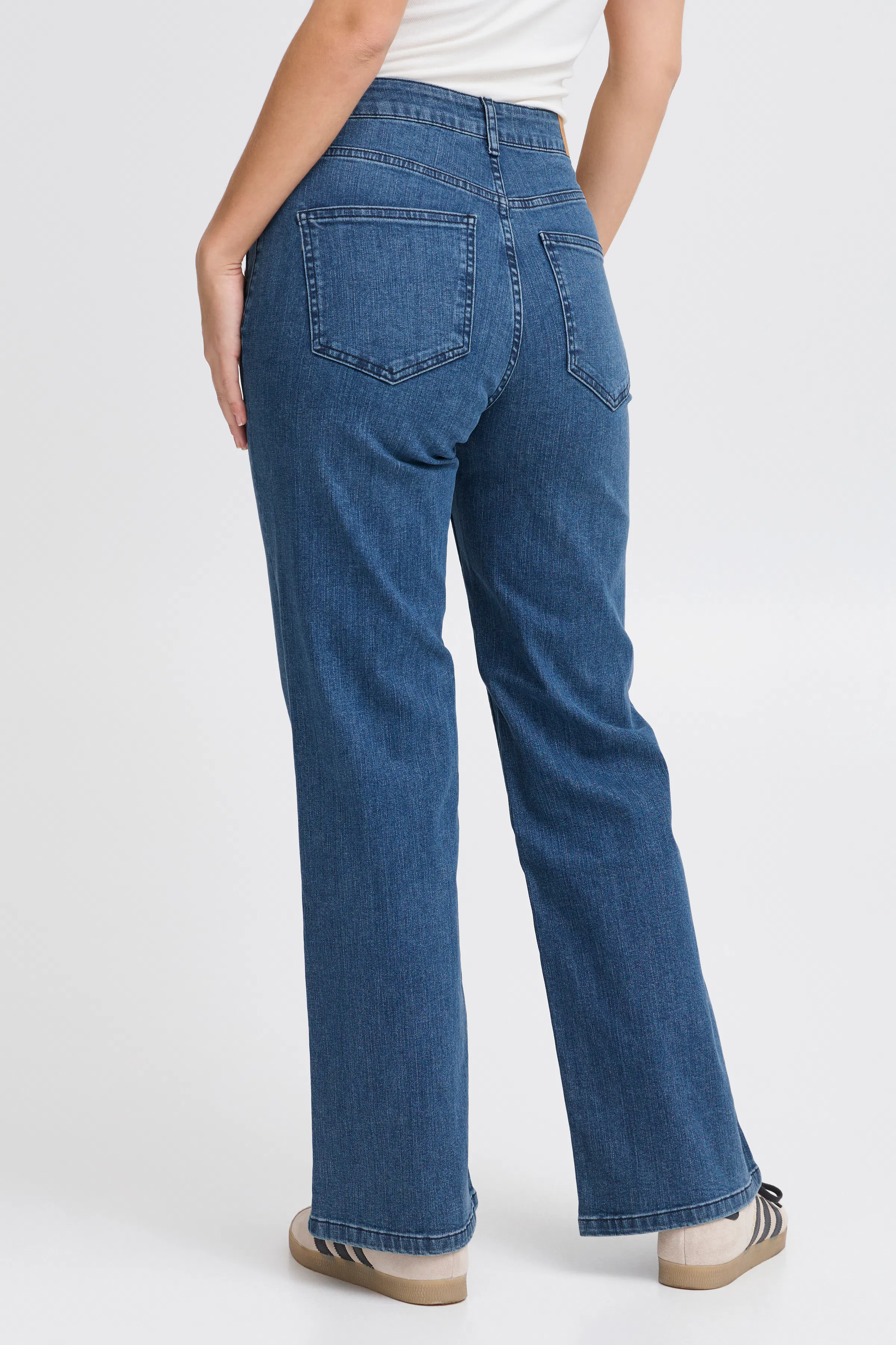PZMAEVE UHW Jeans Wide Leg LOOKBOOK BACK 50208269-200005