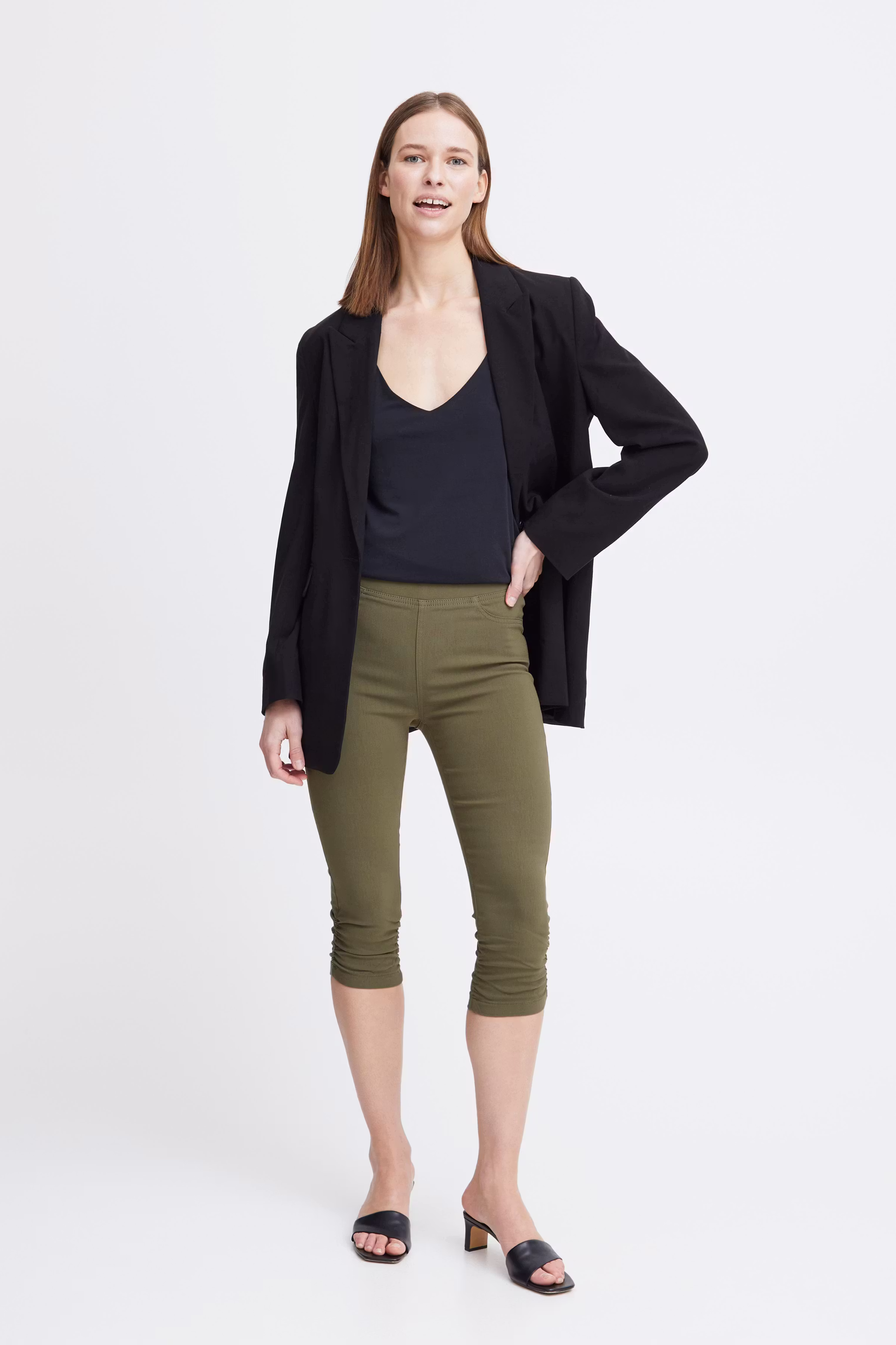 BYKEIRA Capri bukser LOOKBOOK FRONT 20805611-190510