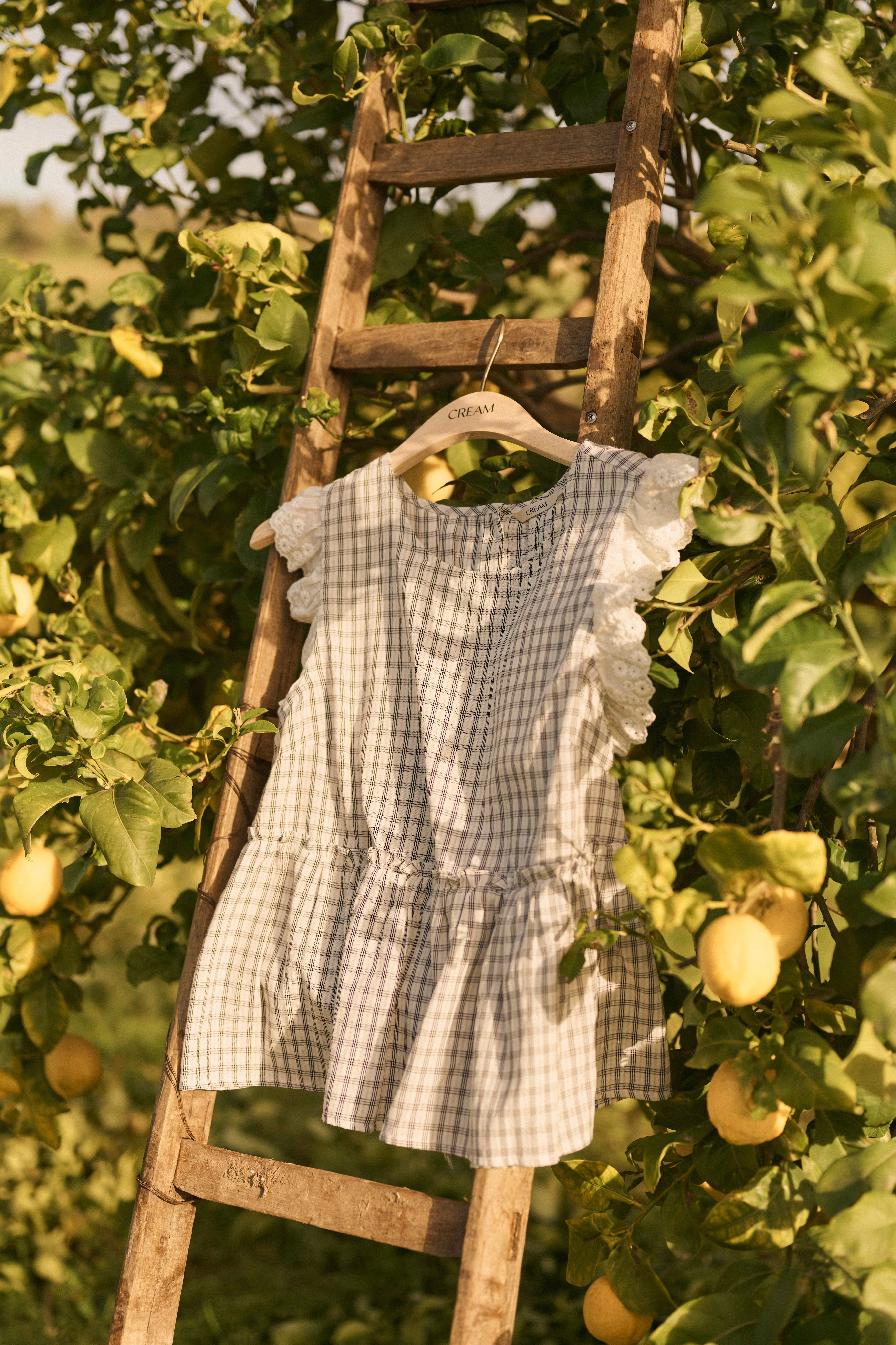 CRMilana Blus LOCATION NONE 10615264-109670