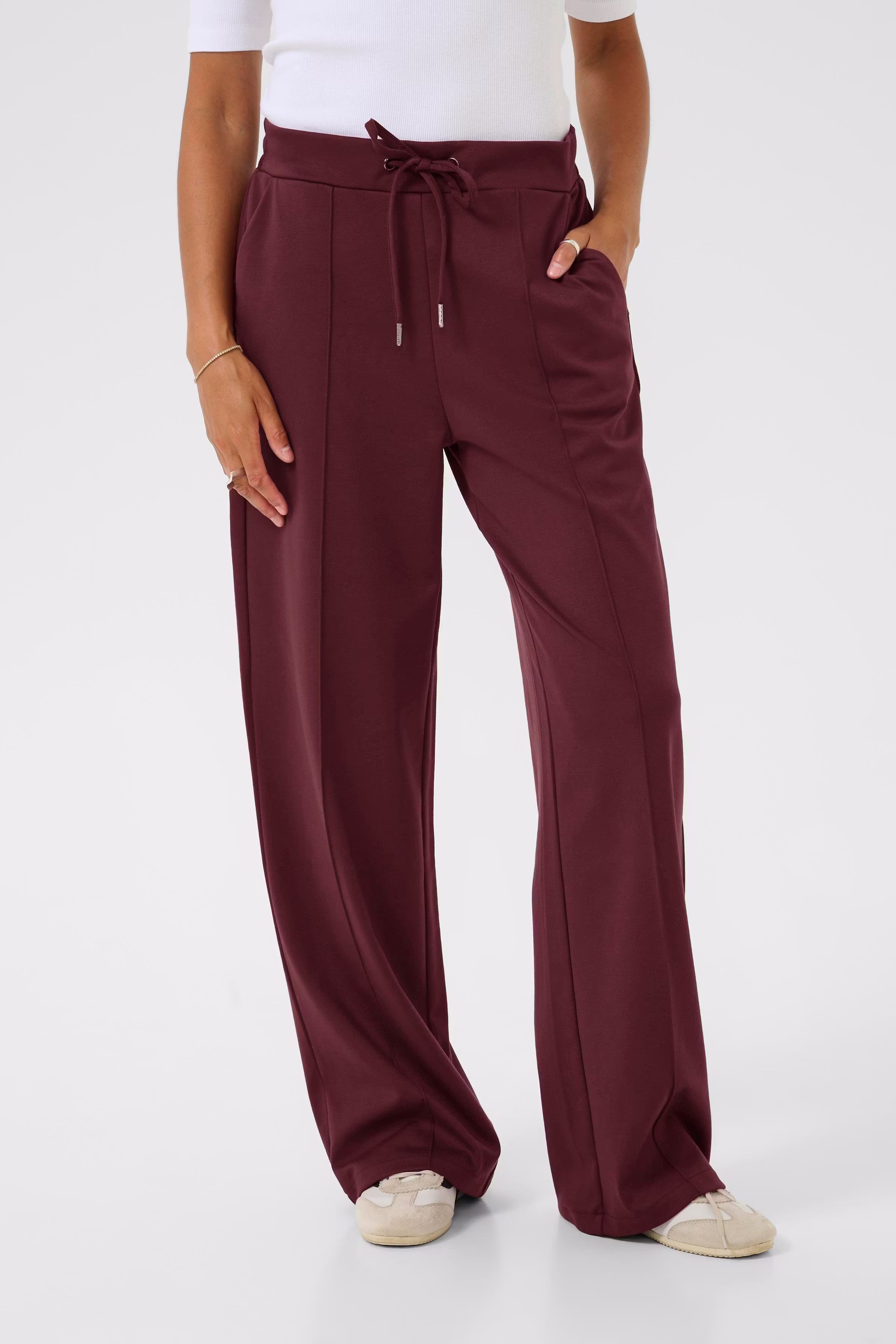KAjenny Straight Pants LOOKBOOK FRONT 10508621-191528