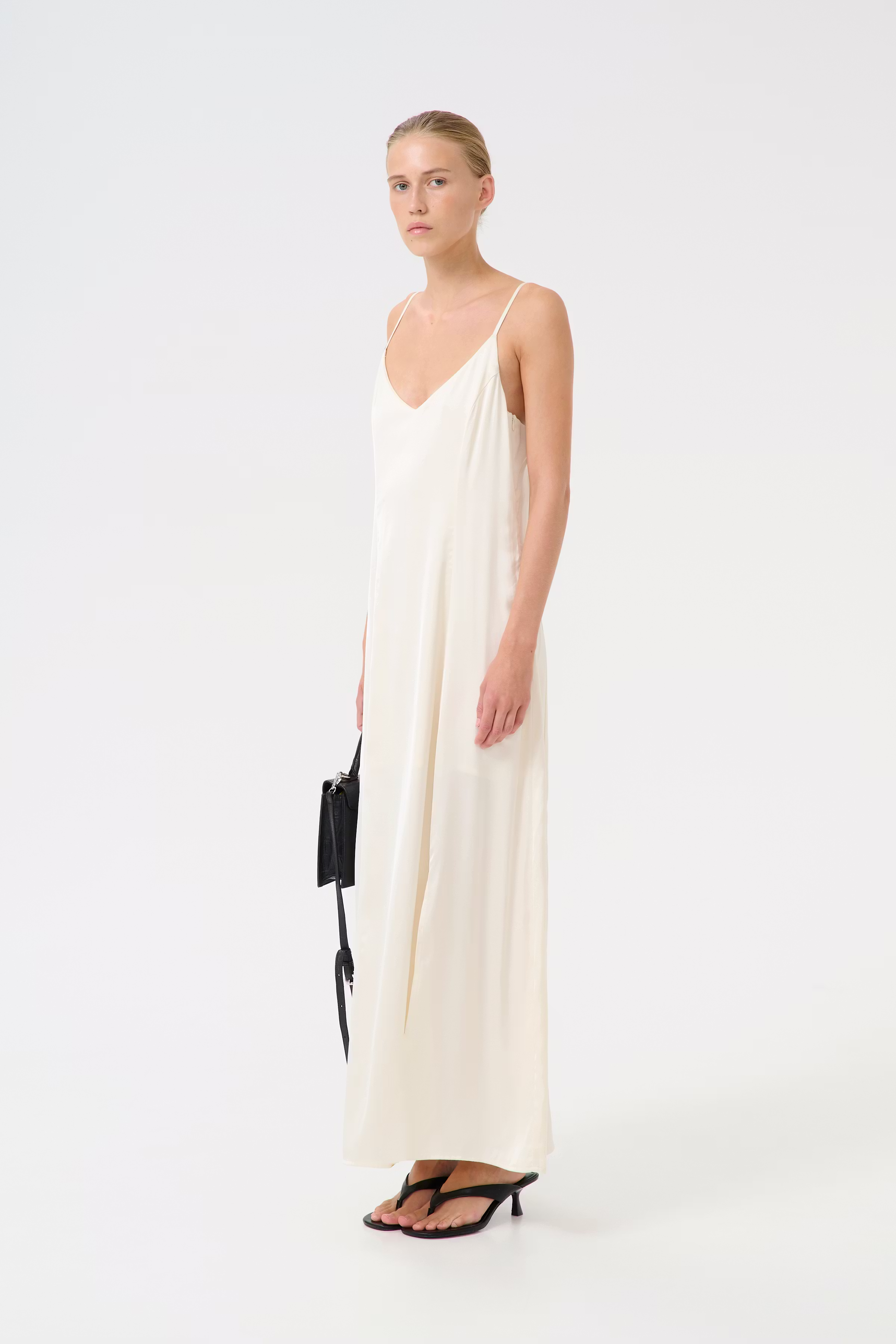 GZpelo Kleid LOOKBOOK FRONT 10910175-130905