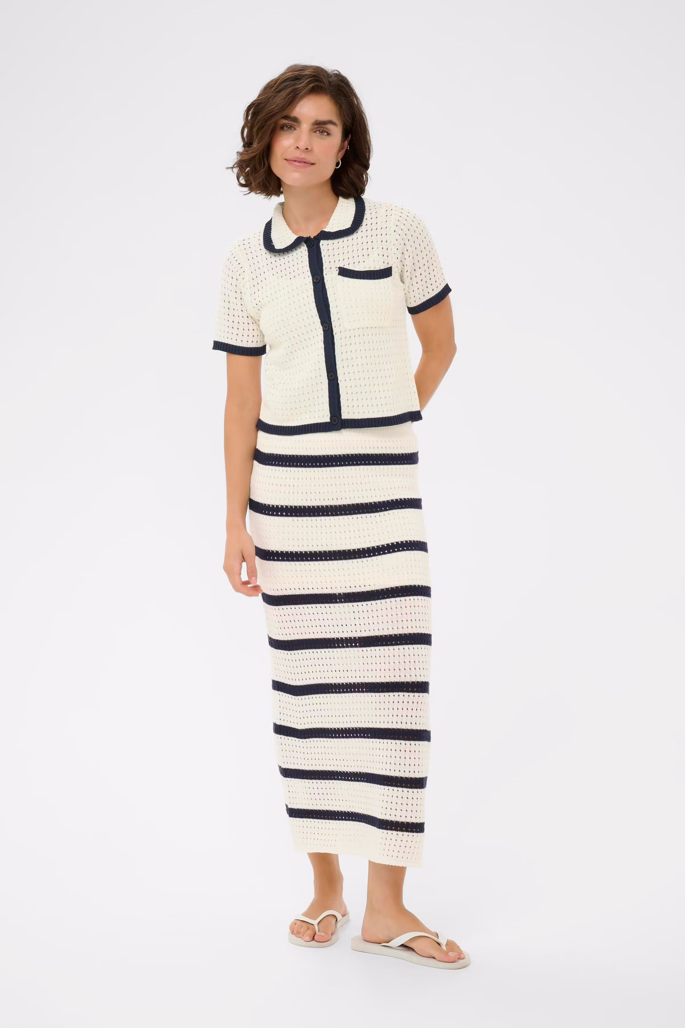 KAbrianna Cardigan LOOKBOOK FRONT 10511645-110602