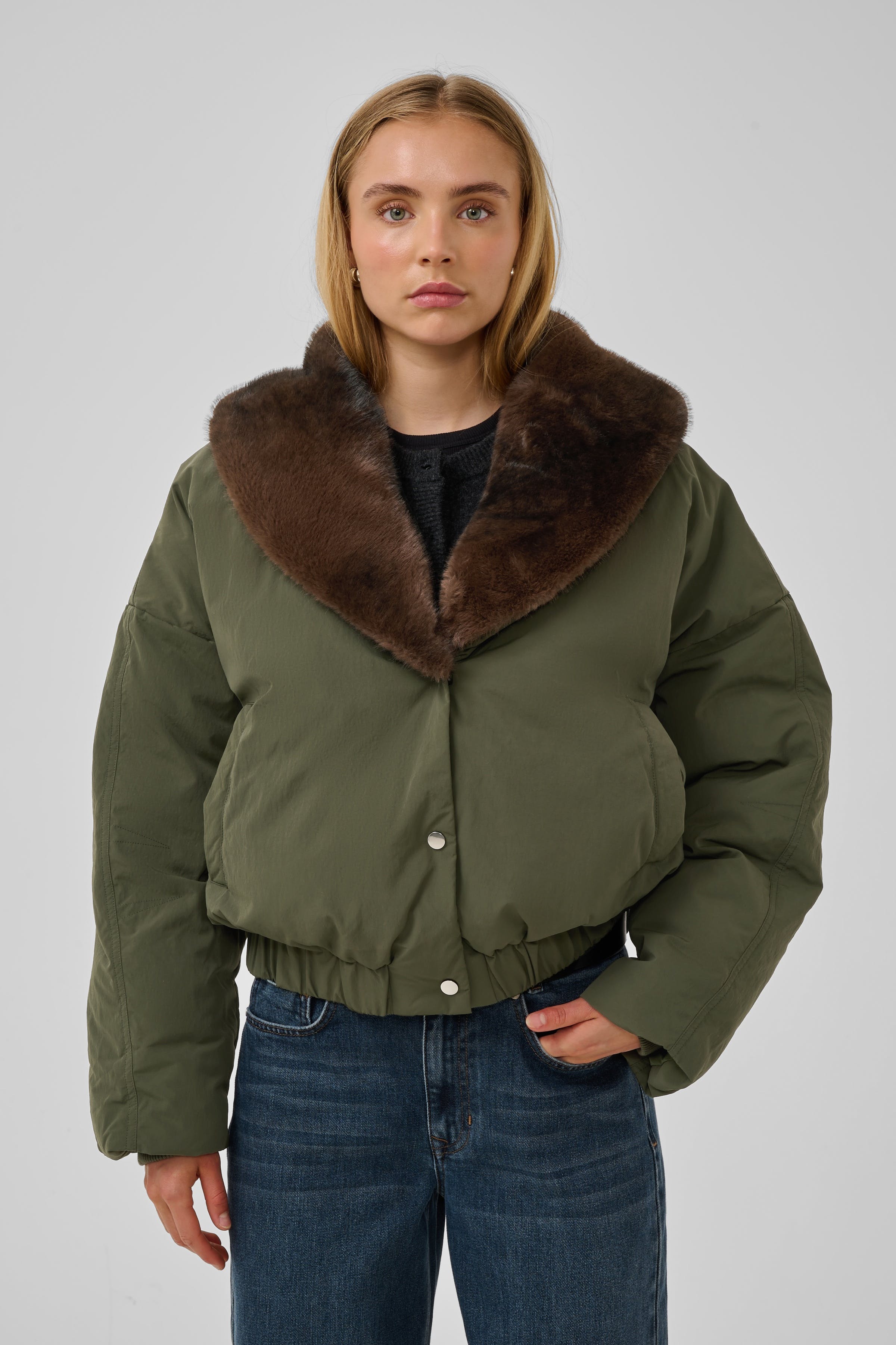 MWJamie Outerwear LOOKBOOK FRONT 10705952-190515