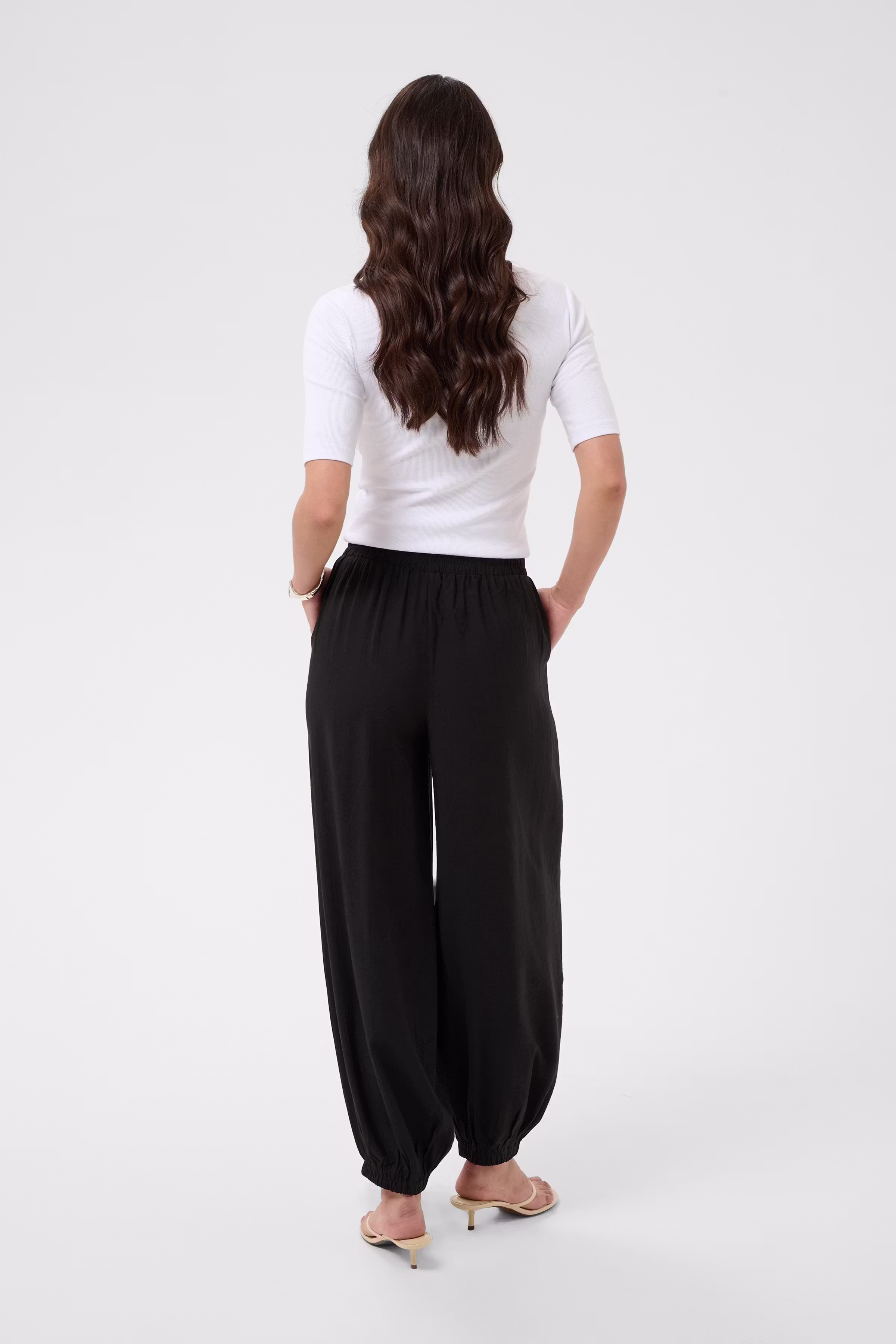 KAalberta Trousers LOOKBOOK BACK 10512079-100121