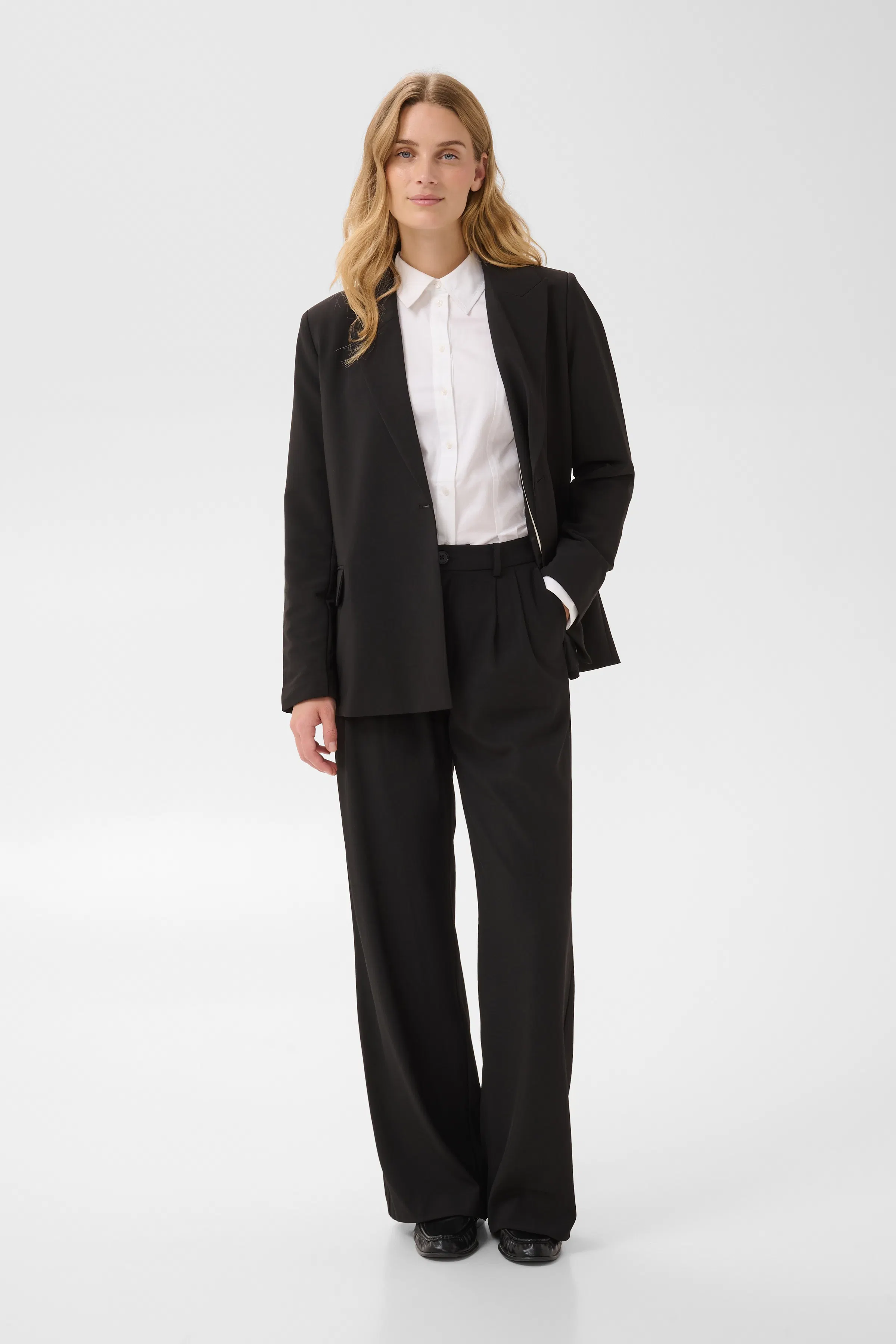 MalenaPW Blazer LOOKBOOK FRONT 30311143-194008