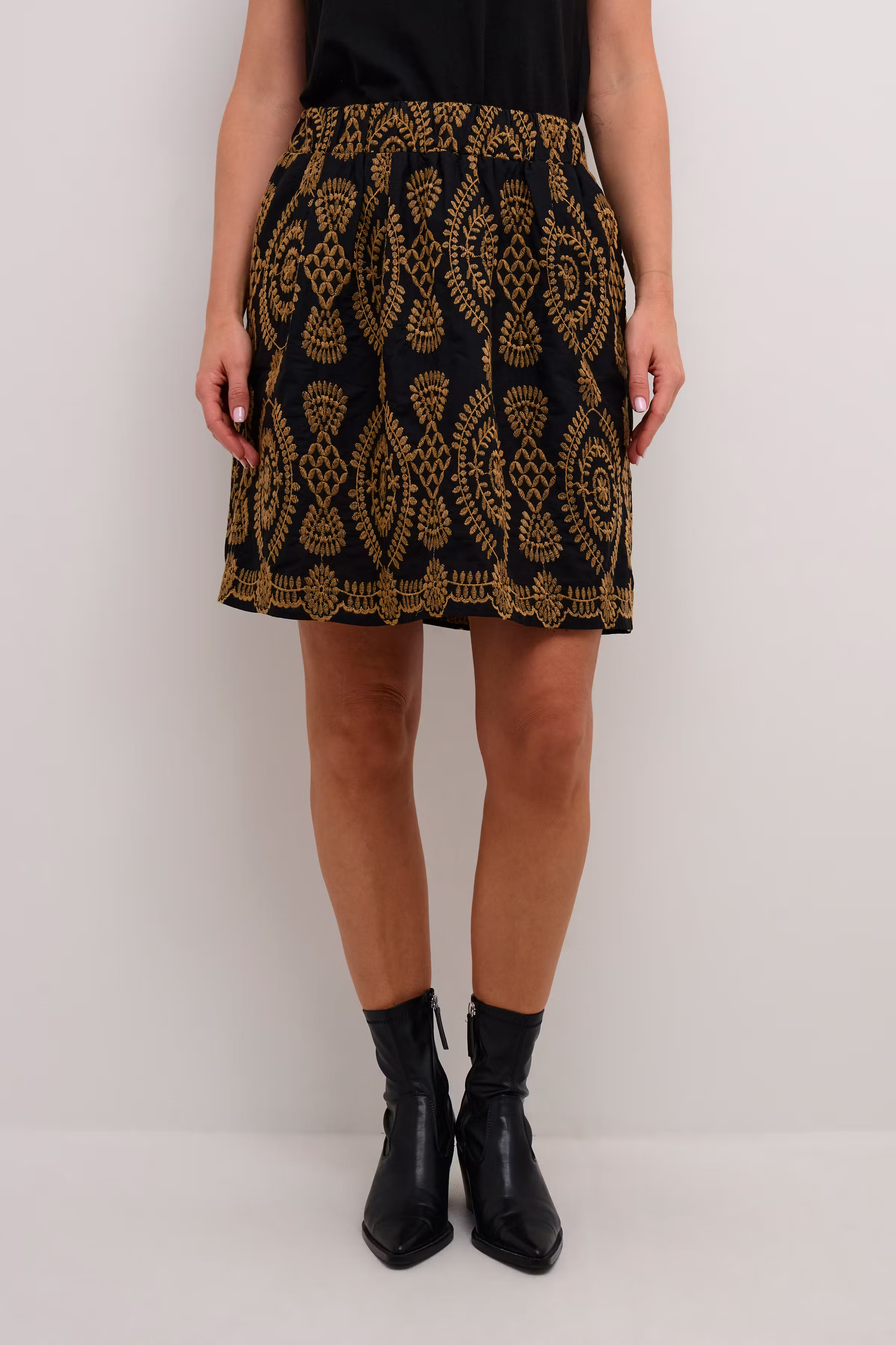 CUtia Rock LOOKBOOK FRONT 50111355-500012