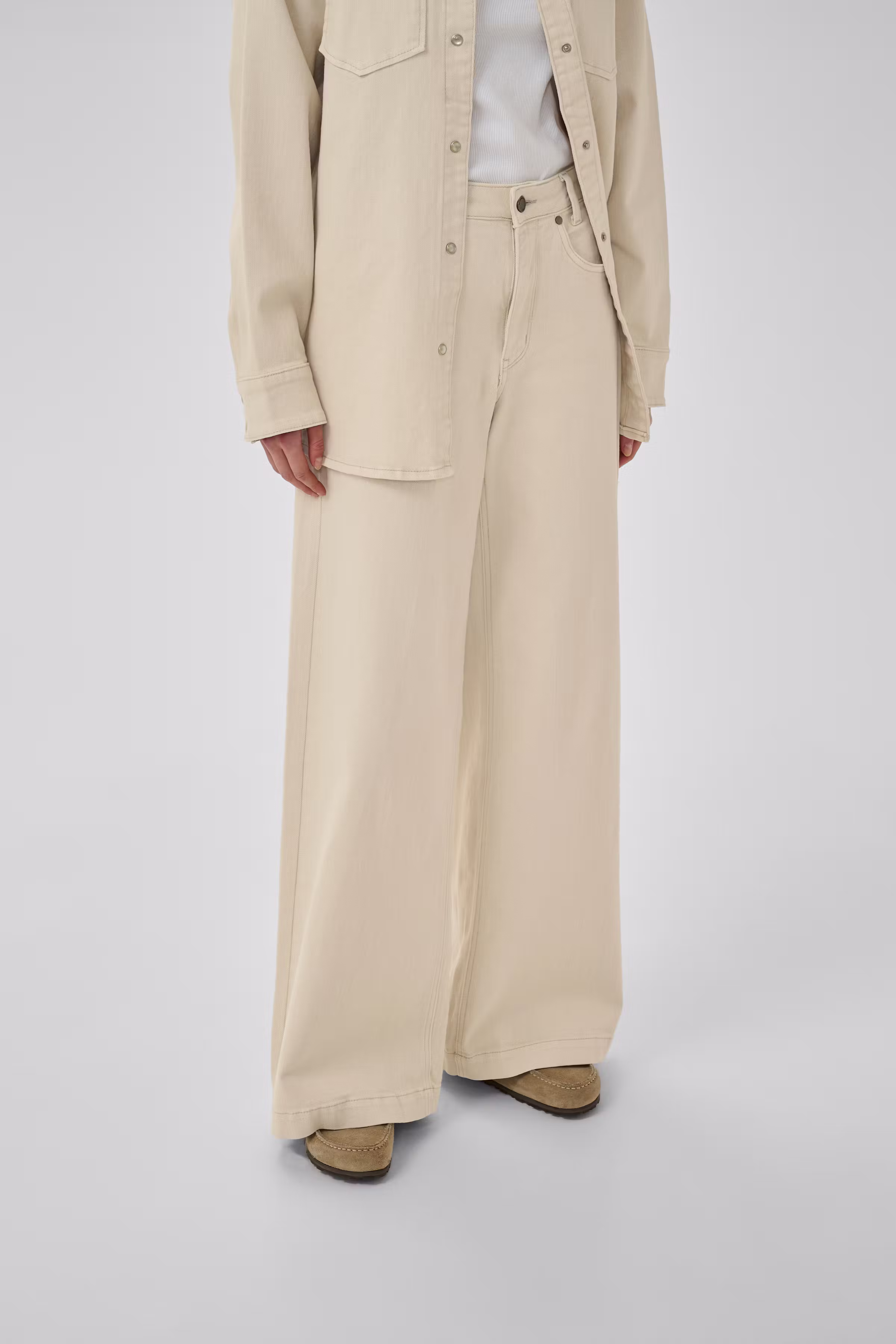 DangoMW Wide jeans LOOKBOOK FRONT 10704766-130401