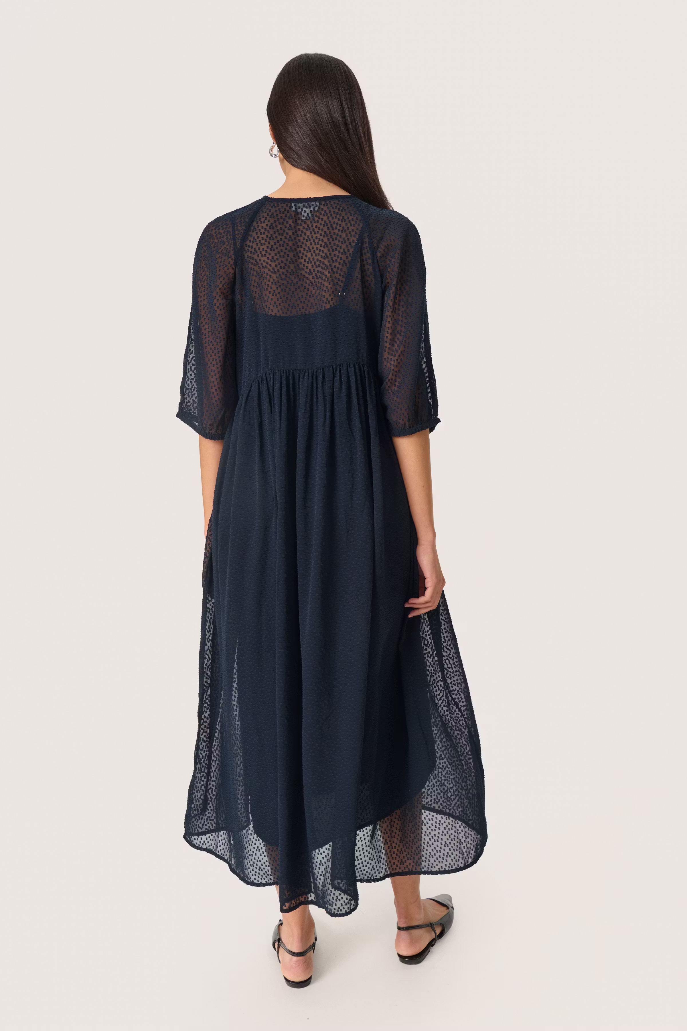 SLCammelie Jurk LOOKBOOK BACK 30408239-193924