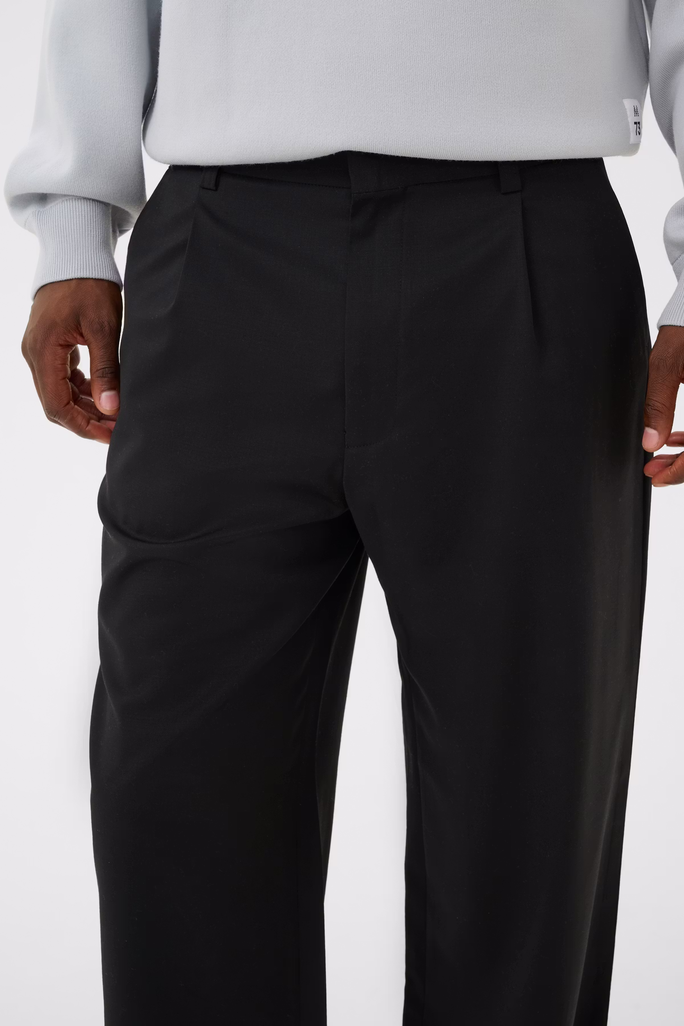 MAchino Trousers LOOKBOOK DETAIL 30208850-20050