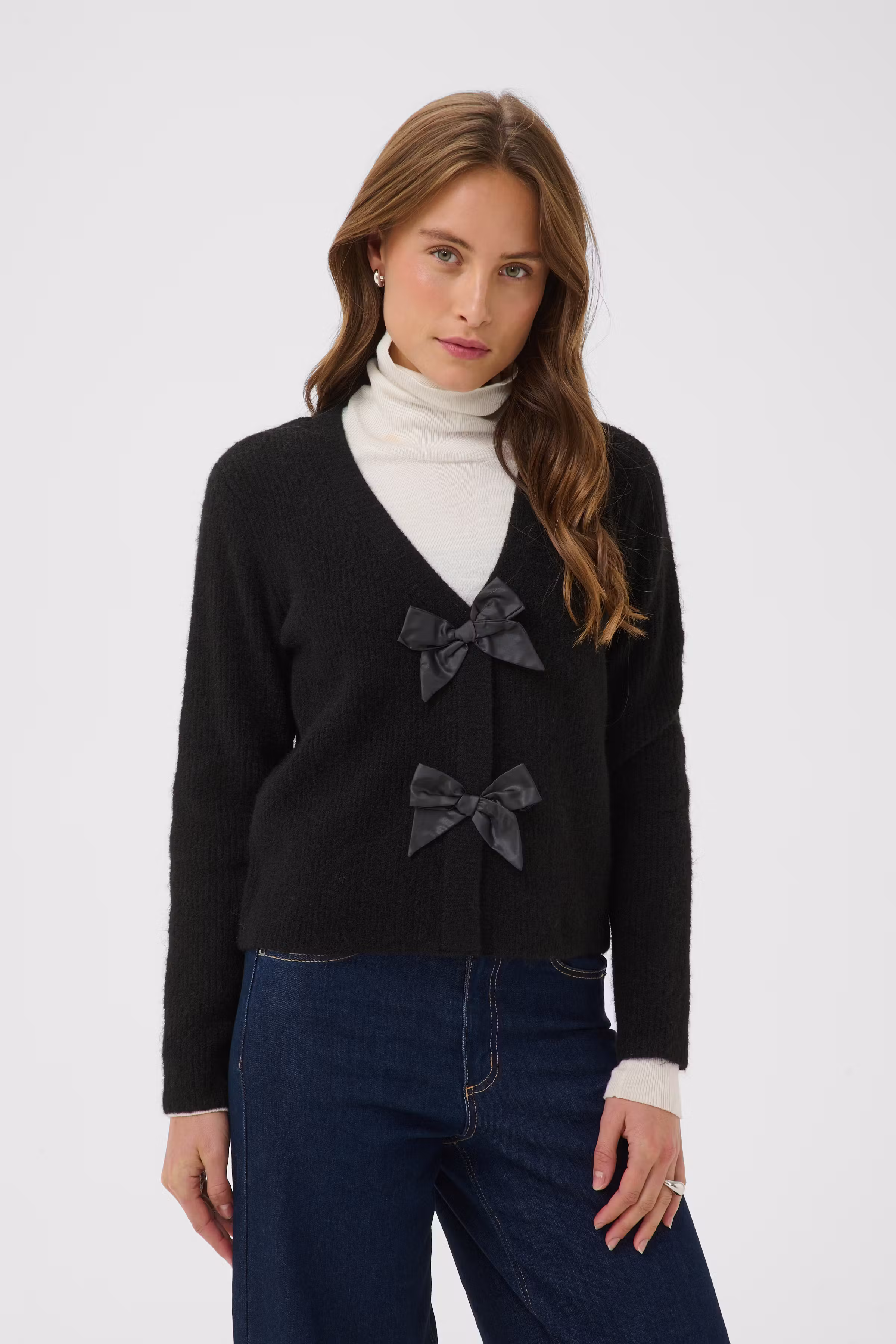 KAmay Cardigan LOOKBOOK FRONT 10512496-100121