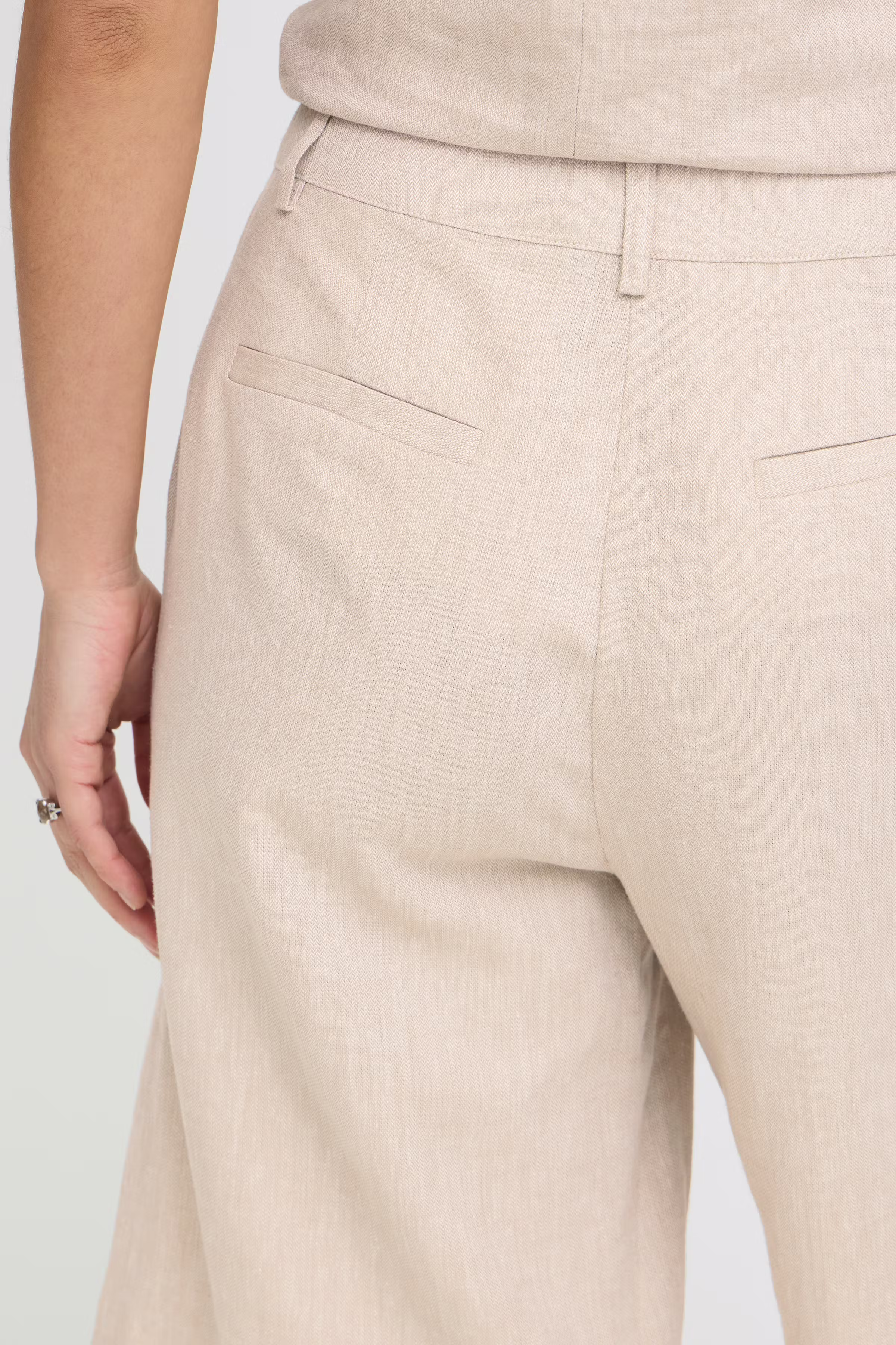 BYDAZIA Bermuda LOOKBOOK DETAIL 20818789-135304