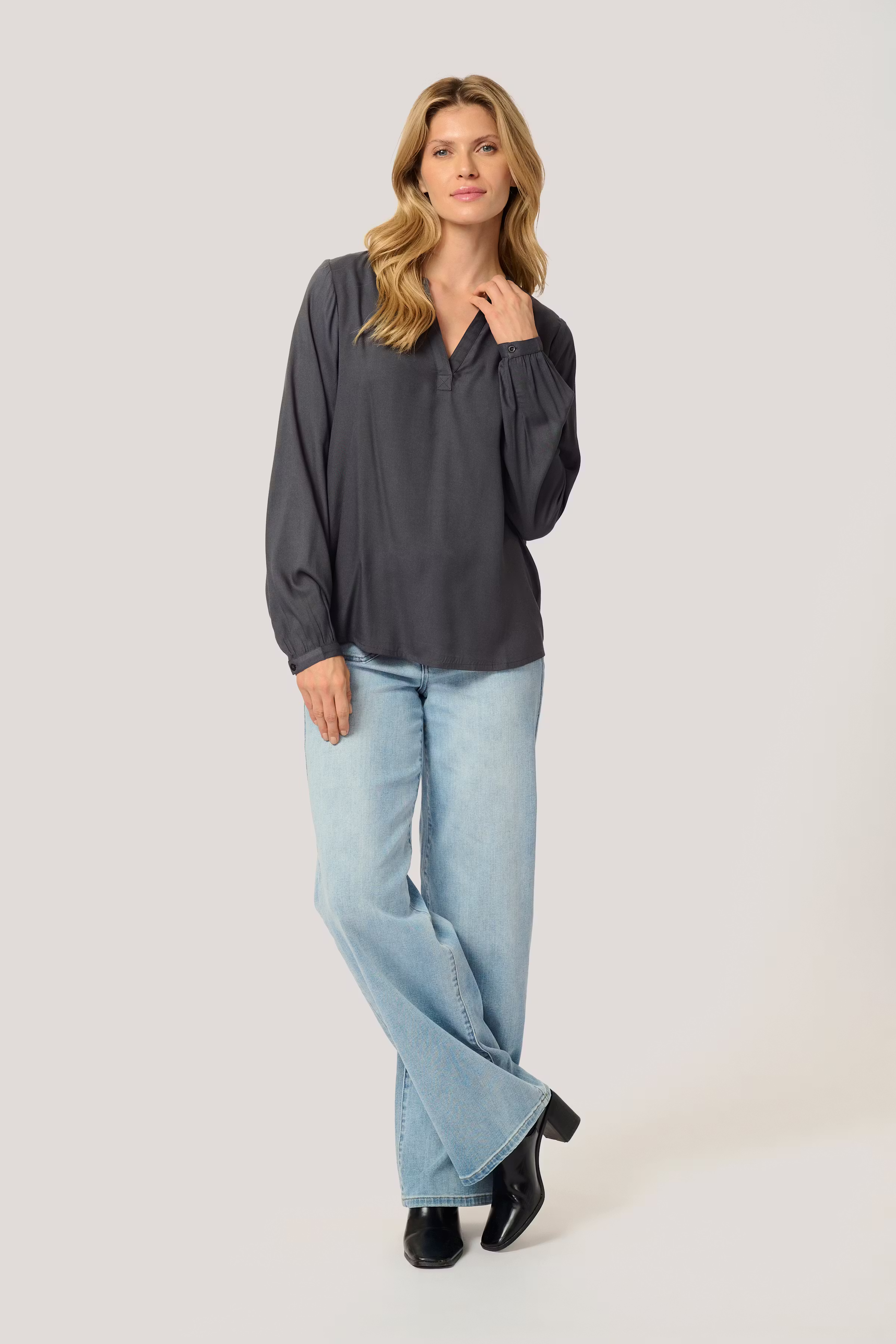 KAcalinda Bluse LOOKBOOK FRONT 10507267-190205