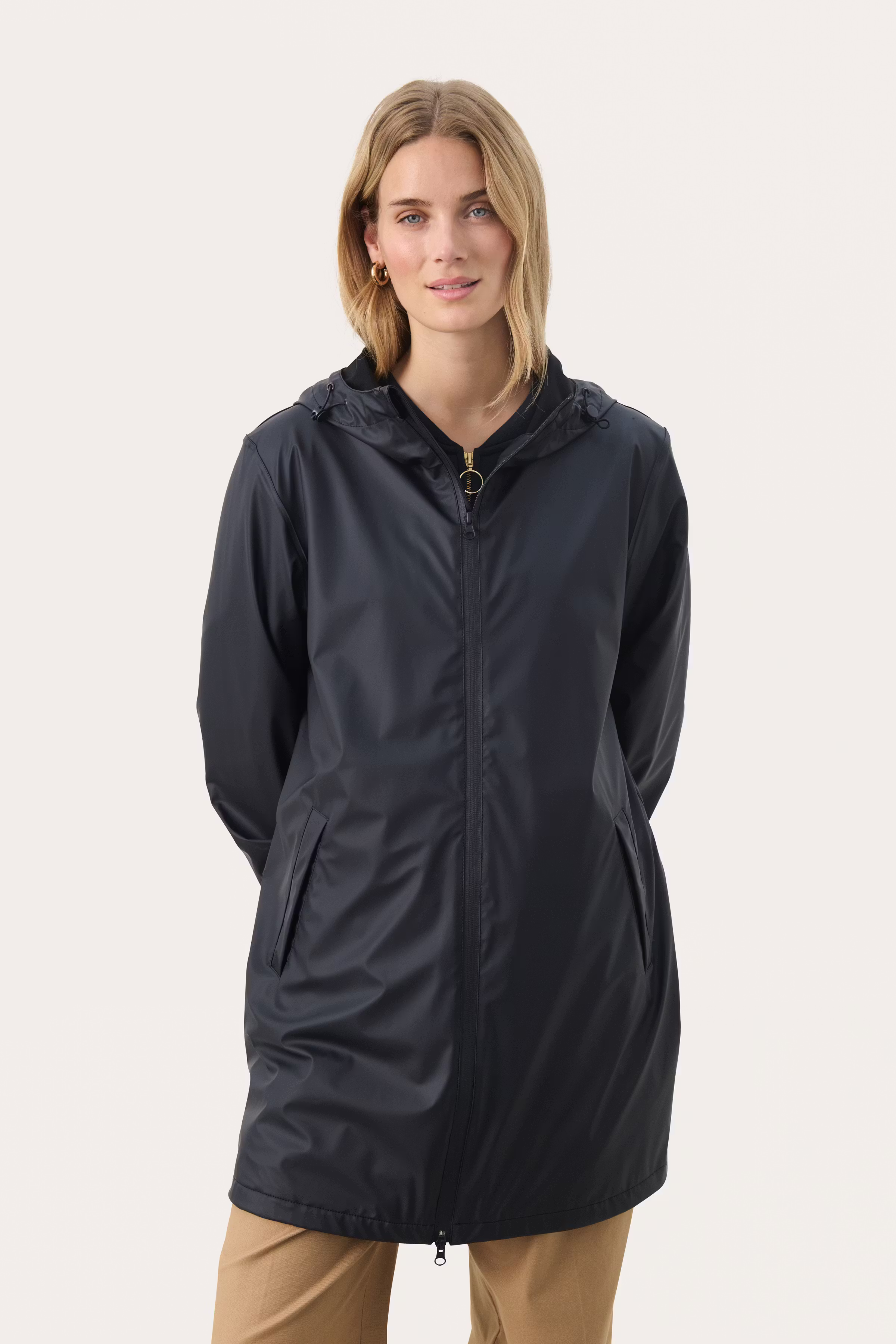 NicholinePW Raincoat LOOKBOOK FRONT 30309199-194013