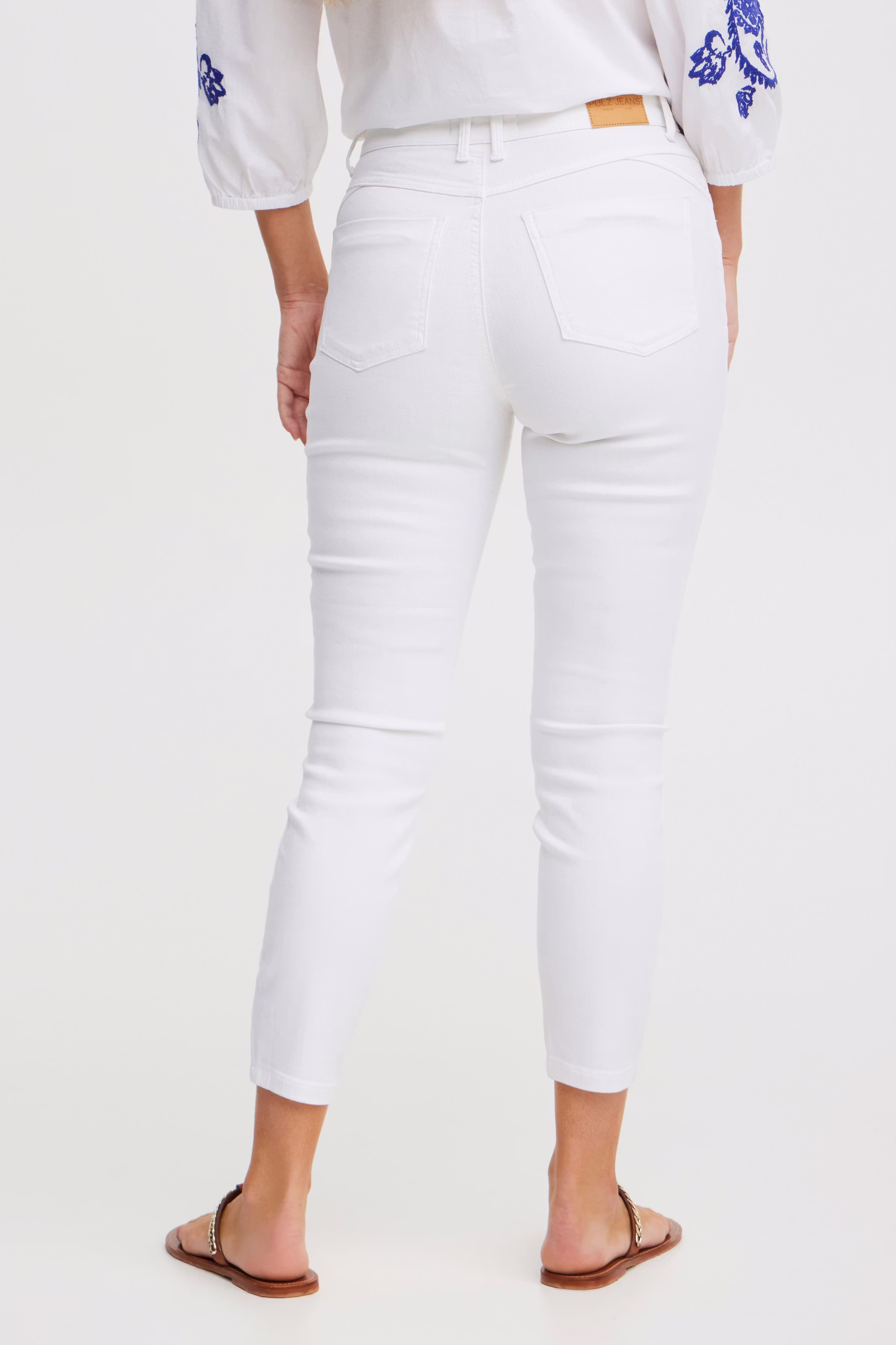 PZJULIA HW 7/8 Jeans LOOKBOOK BACK 50208106-200003