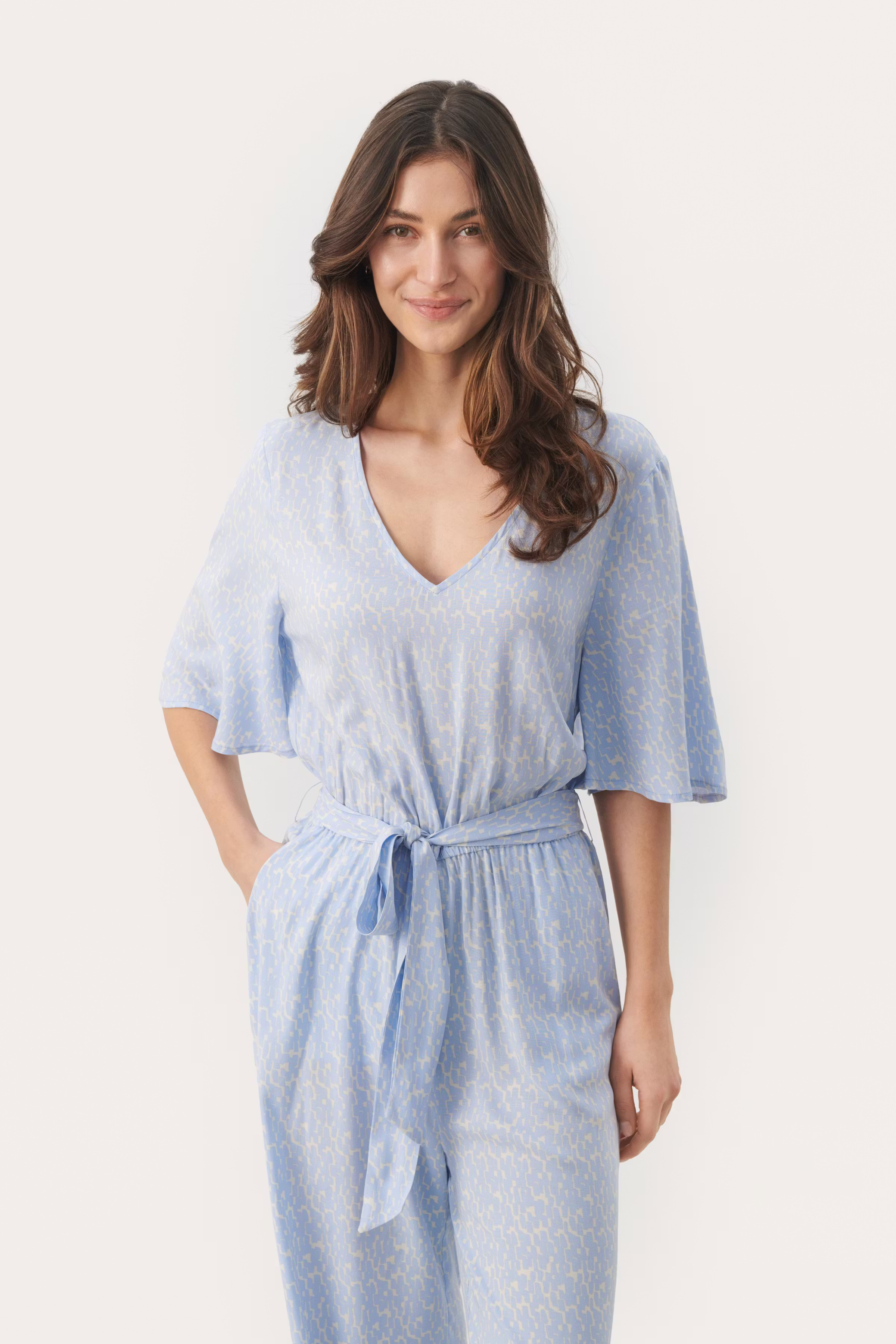 AdriennePW Overall LOOKBOOK FRONT 30308686-303002