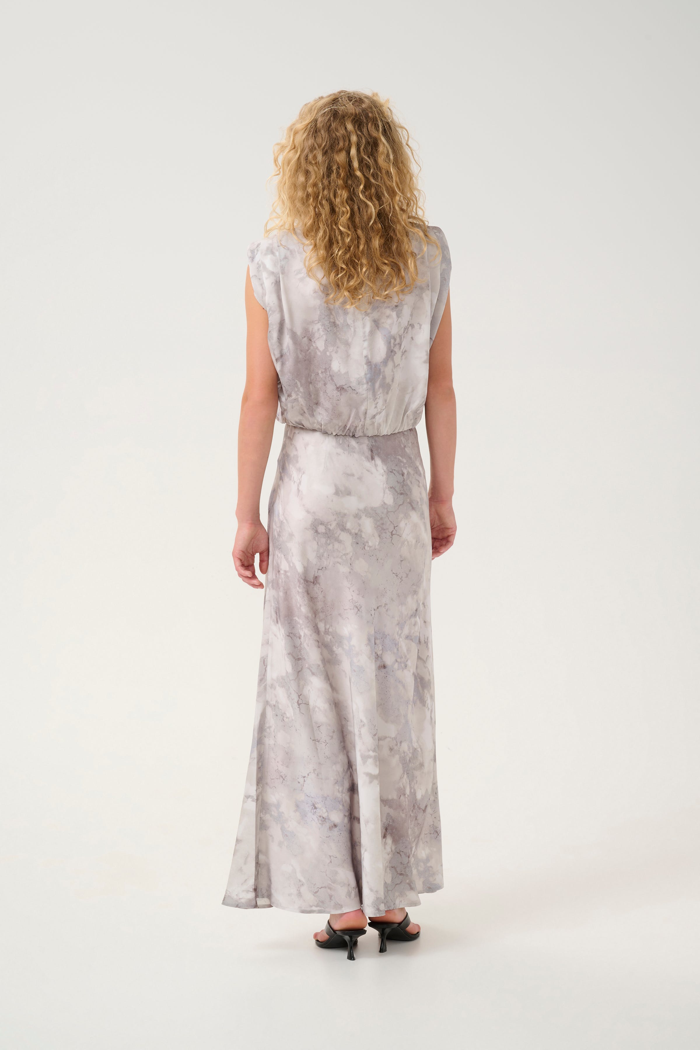 GZmag Rock LOOKBOOK BACK 10909873-107238