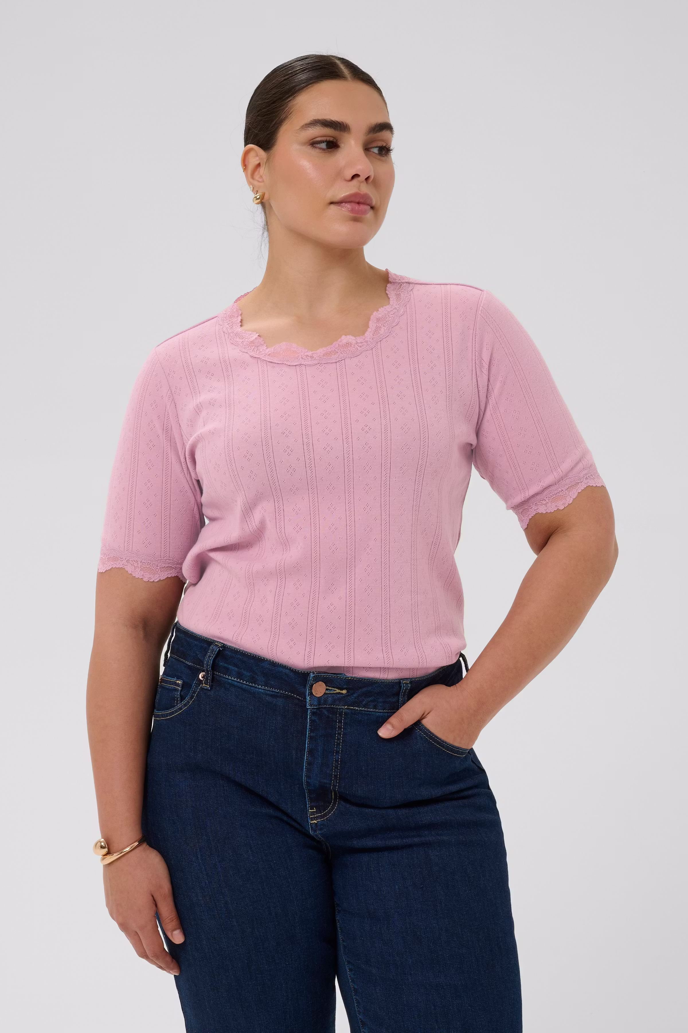 KCtina T-shirt LOOKBOOK FRONT 10584477-163205