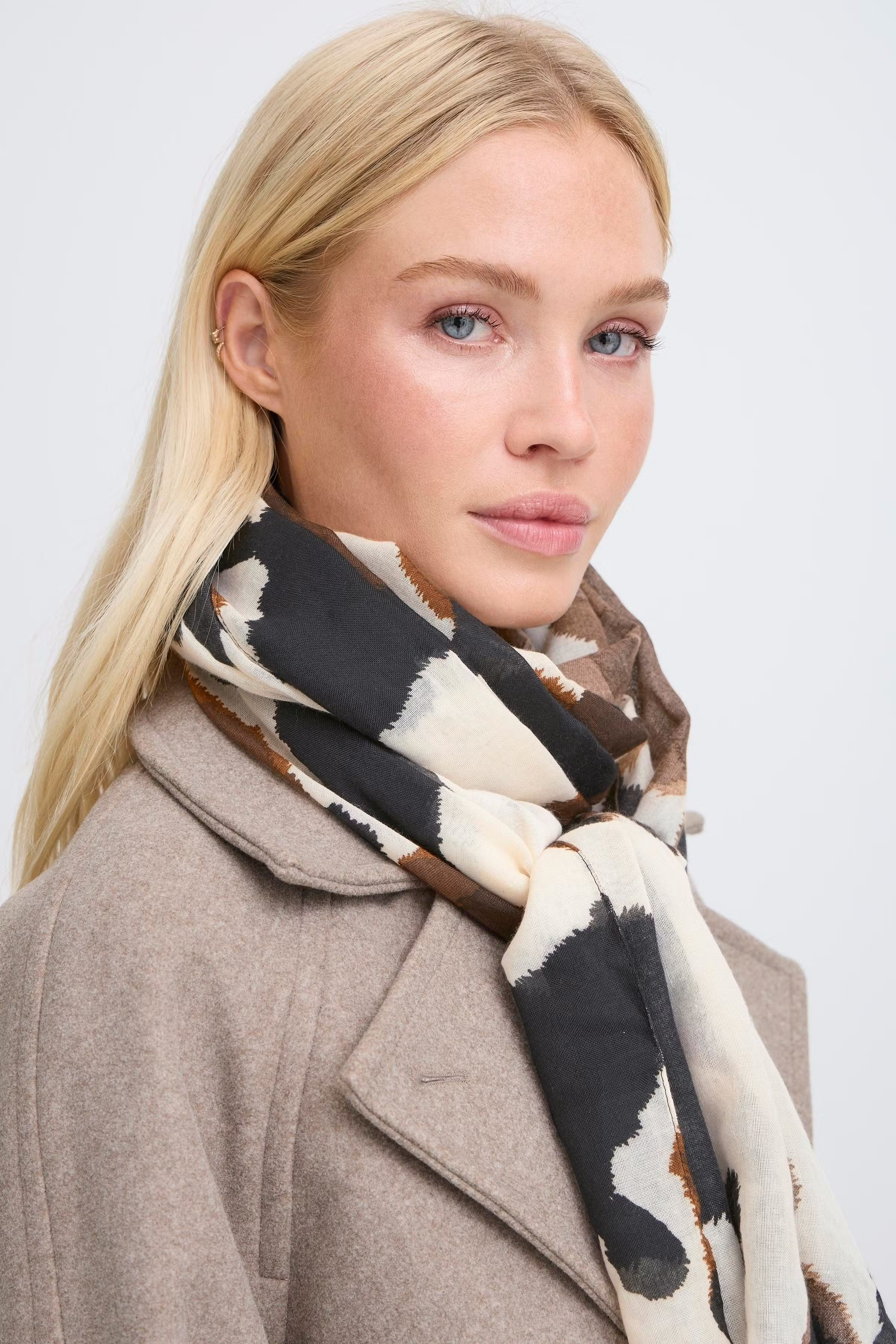 BYWALLAM Skjerf LOOKBOOK FRONT 20818277-900002182