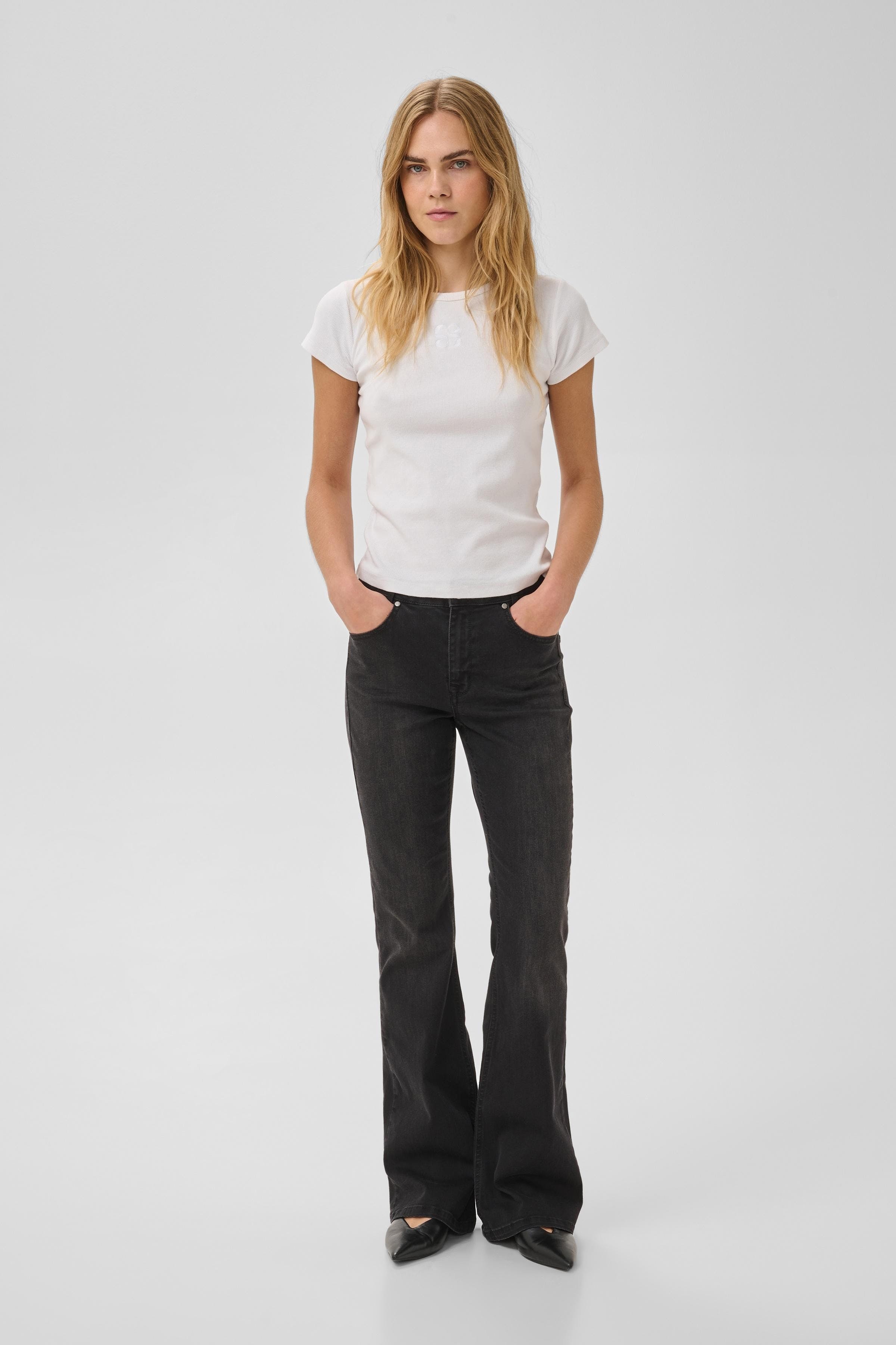 36 THE DEKOTA HIGH BOOTCUT JEANS LOOKBOOK FRONT 10704209-100069