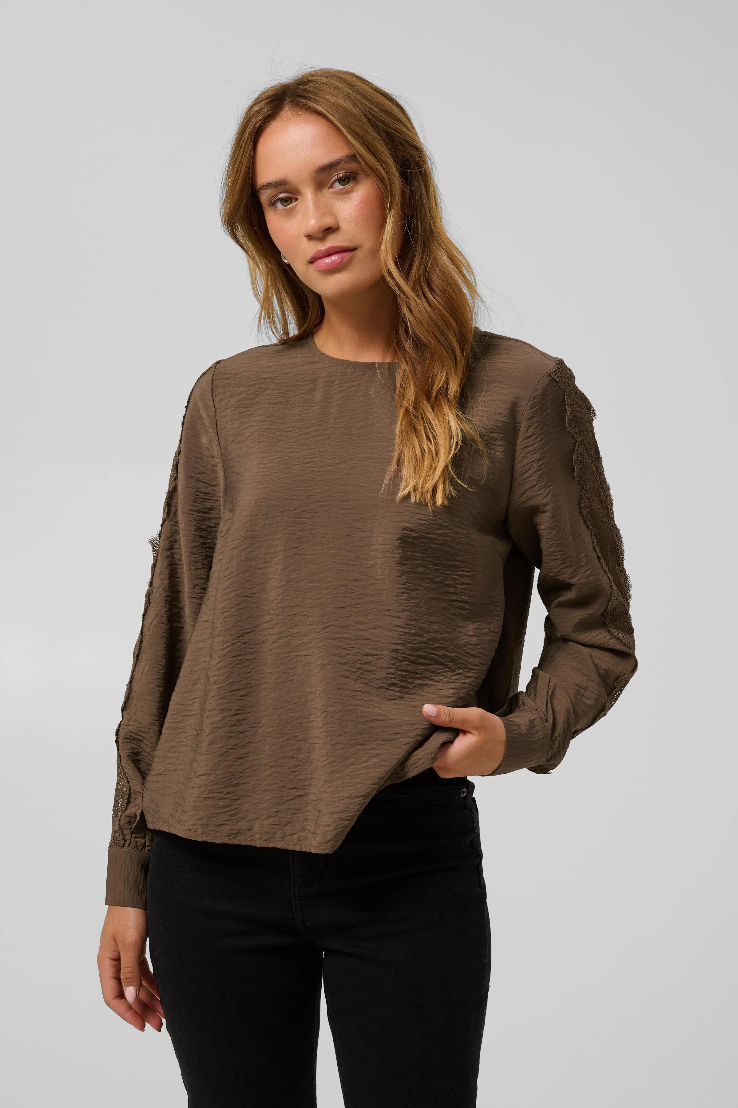 KAgilda Bluse LOOKBOOK FRONT 10512264-191116