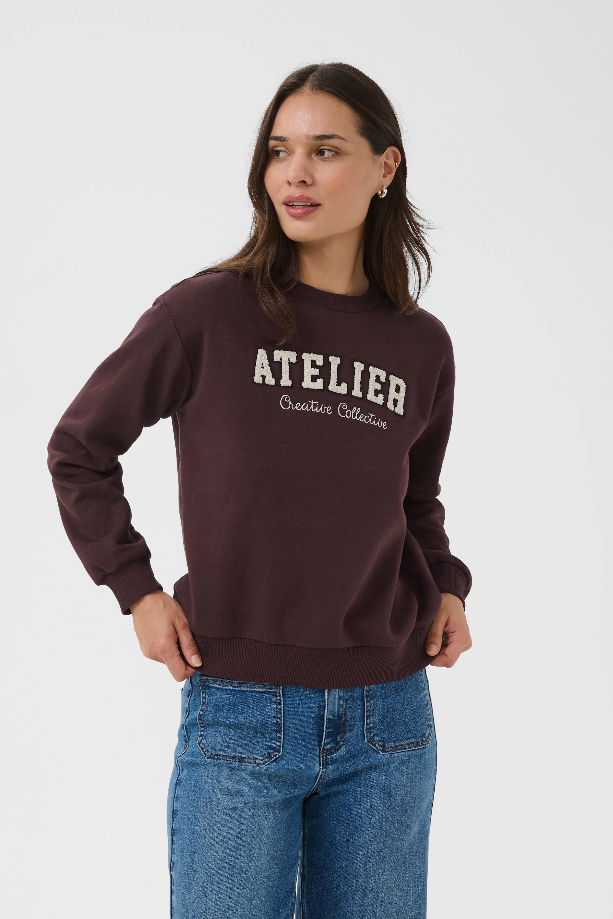 KAgisele Sweatshirt LOOKBOOK FRONT 10512023-191619