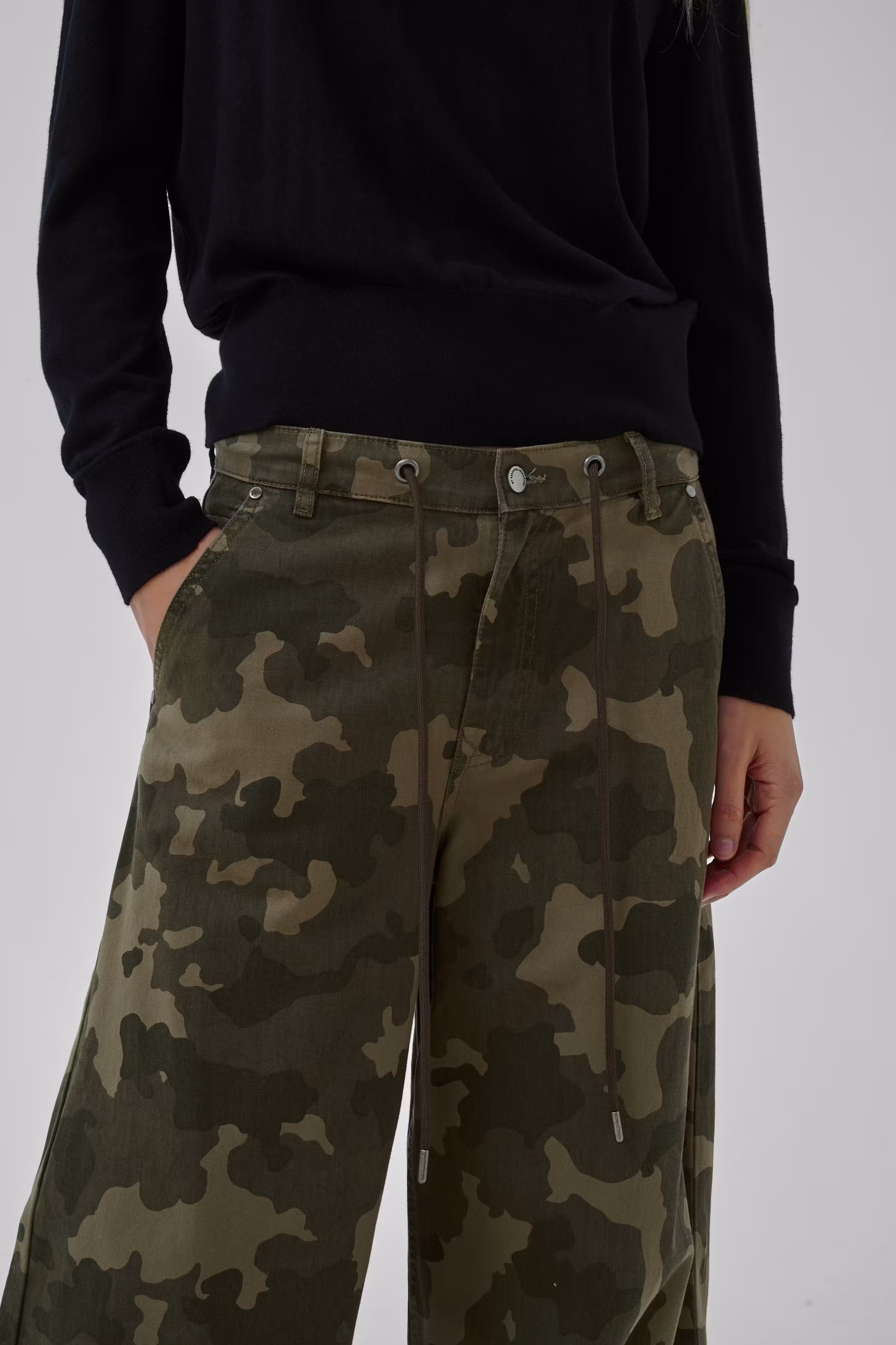 MWFro Camouflage barrelbyxor LOOKBOOK DETAIL 10706123-1000992