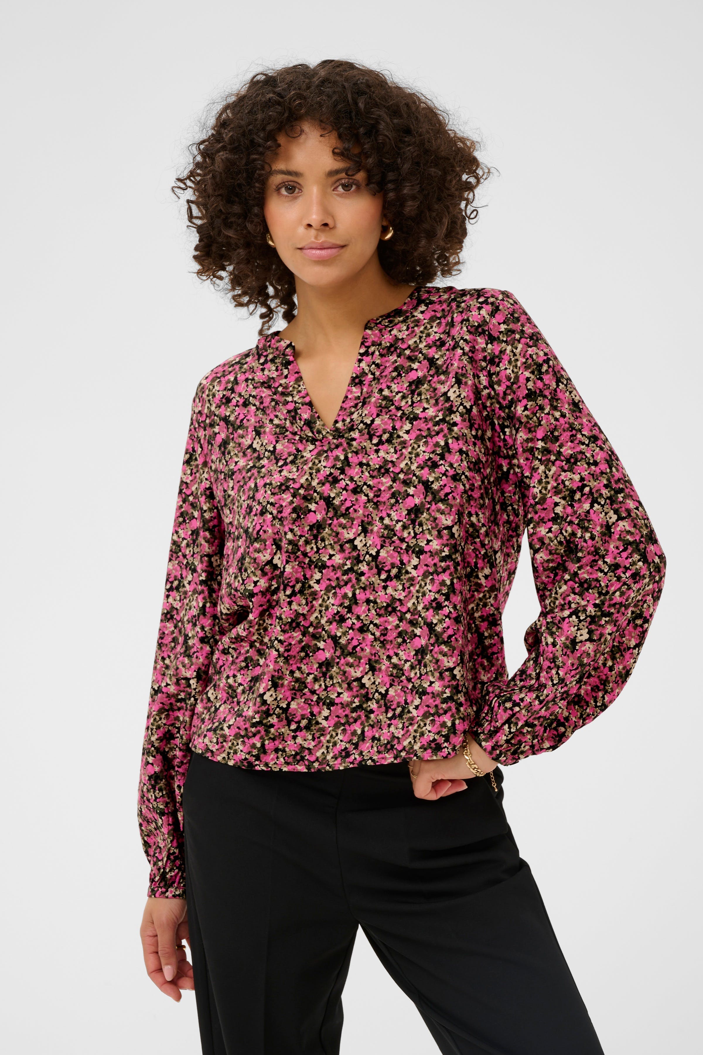 KAbella Blouse LOOKBOOK FRONT 10511035-108749
