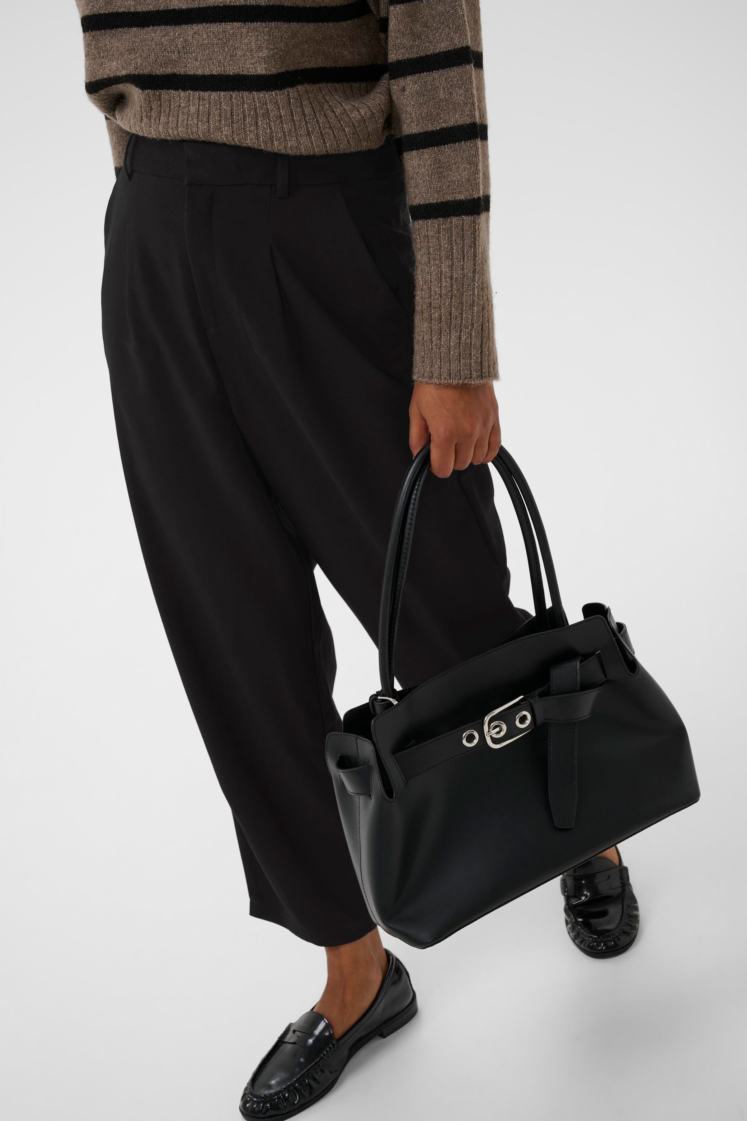 KAmerle Trousers LOOKBOOK DETAIL 10504769-100121