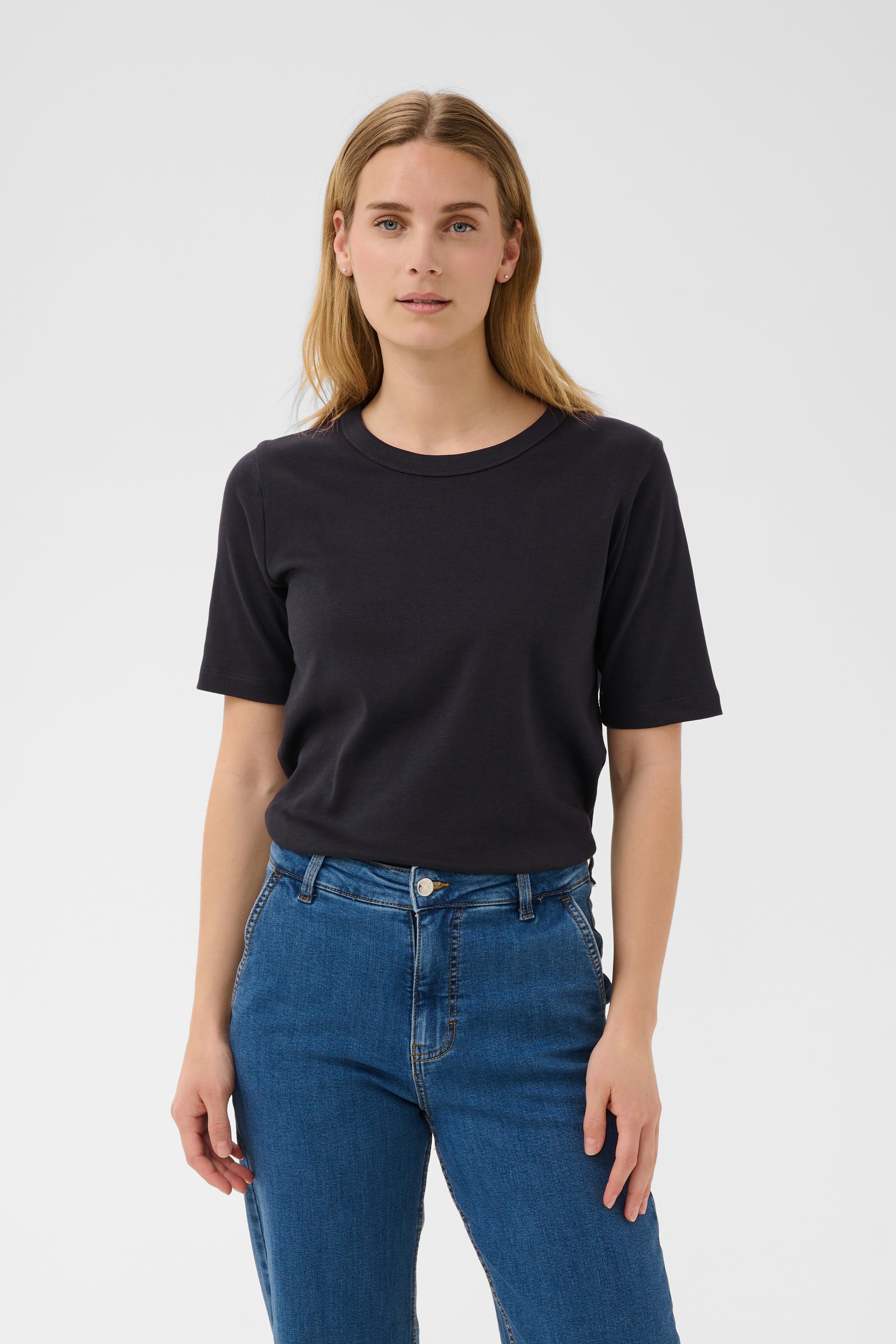 RatanaPW T-shirt LOOKBOOK FRONT 30309870-194013