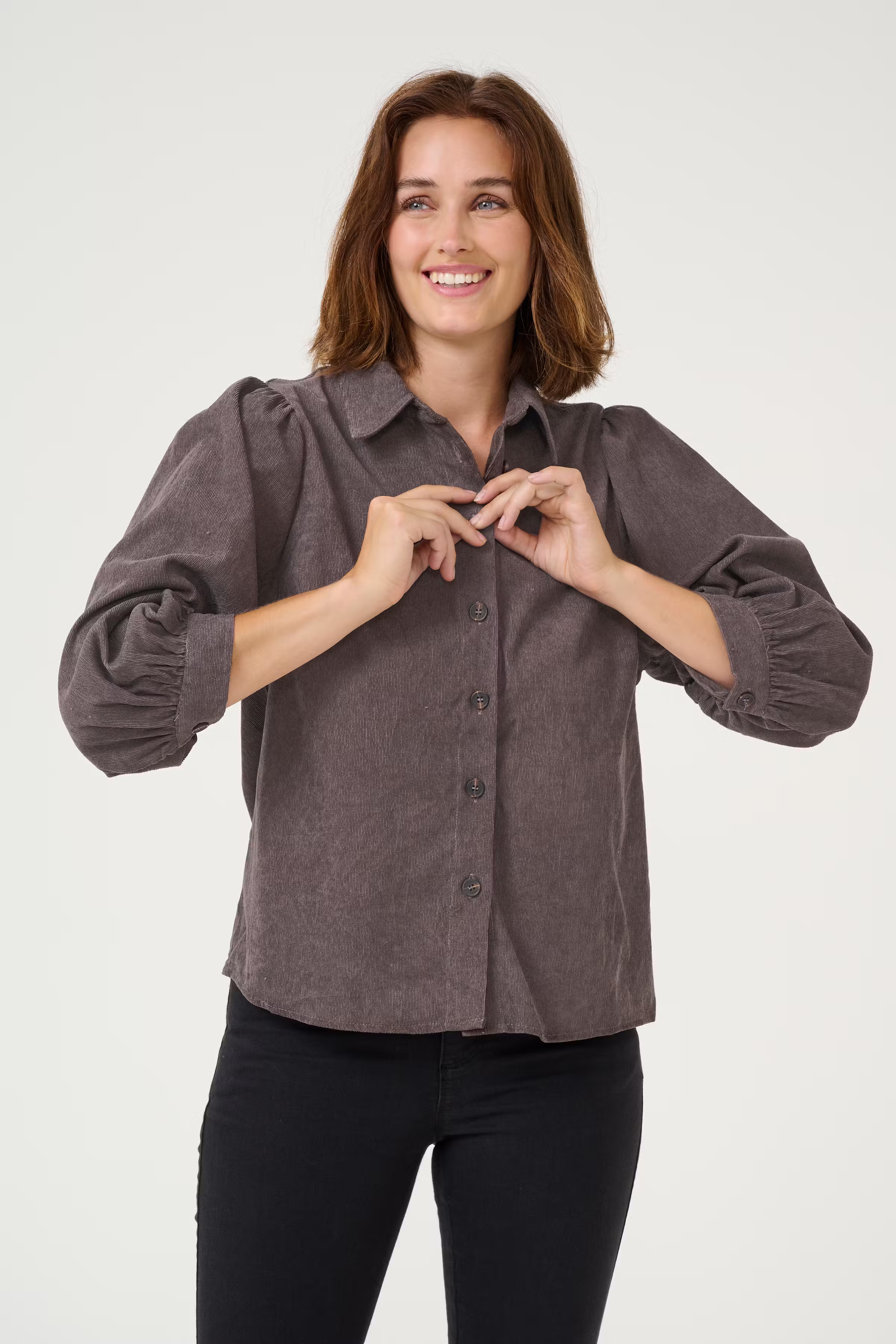 KAvera Skjorta LOOKBOOK FRONT 10508370-106615