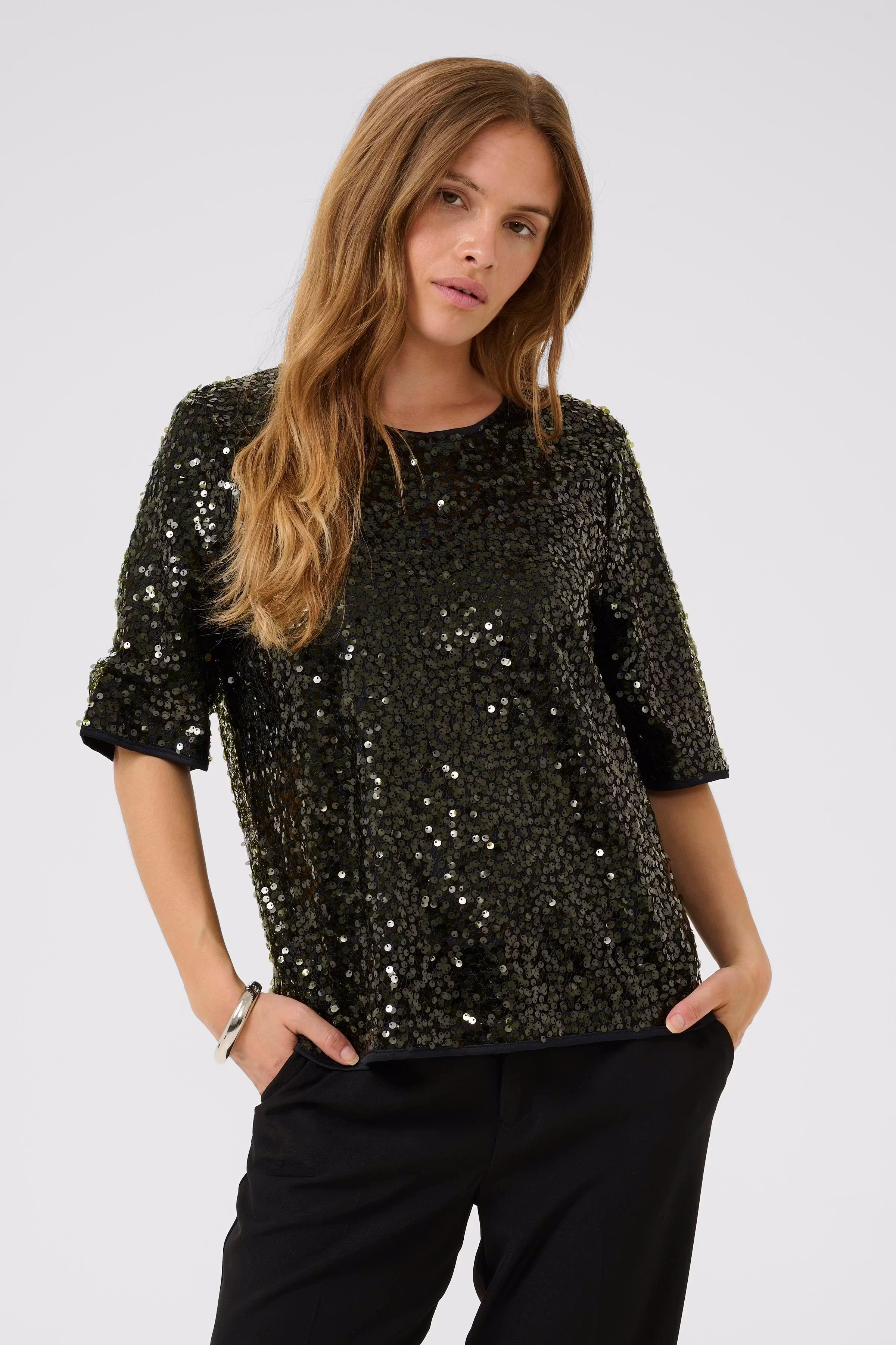 CUmelia Mörkgrön Paljettblus LOOKBOOK FRONT 50112479-190515