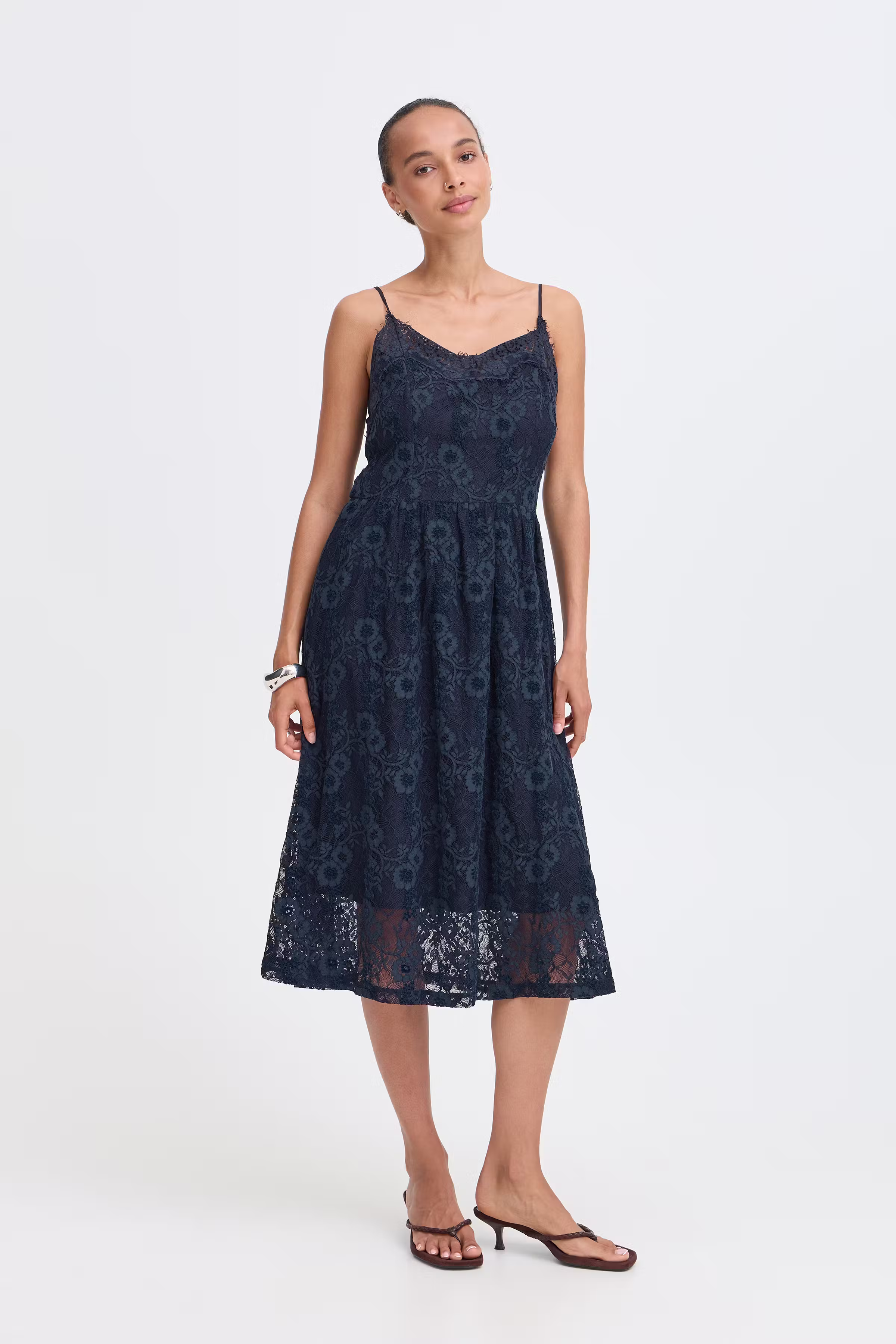 BYXGAIL Kjole LOOKBOOK FRONT 20820300-194020