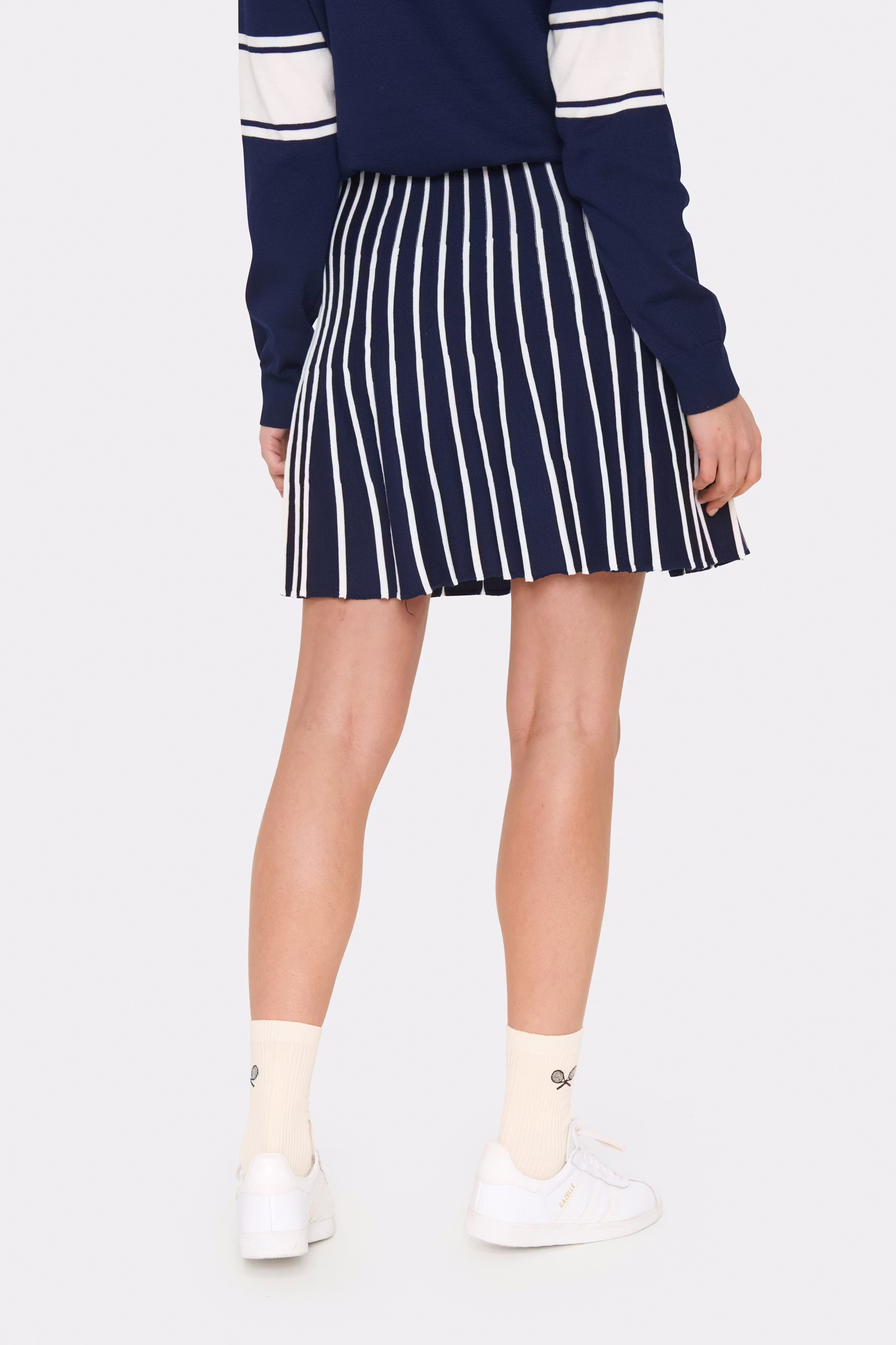 MildaSZ Nederdel LOOKBOOK BACK 30514527-193812