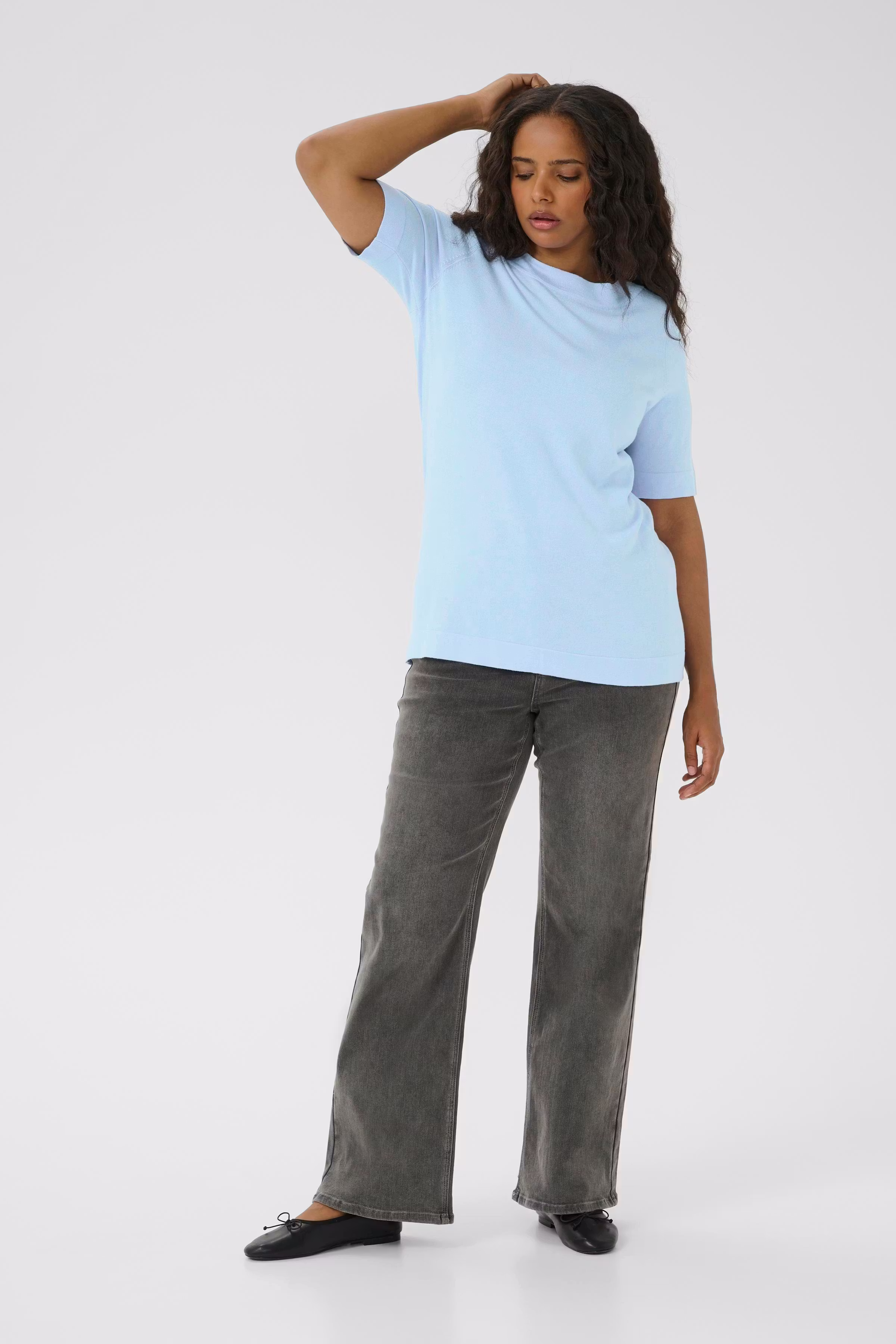 KClizzy Pullover LOOKBOOK FRONT 10583485-154031