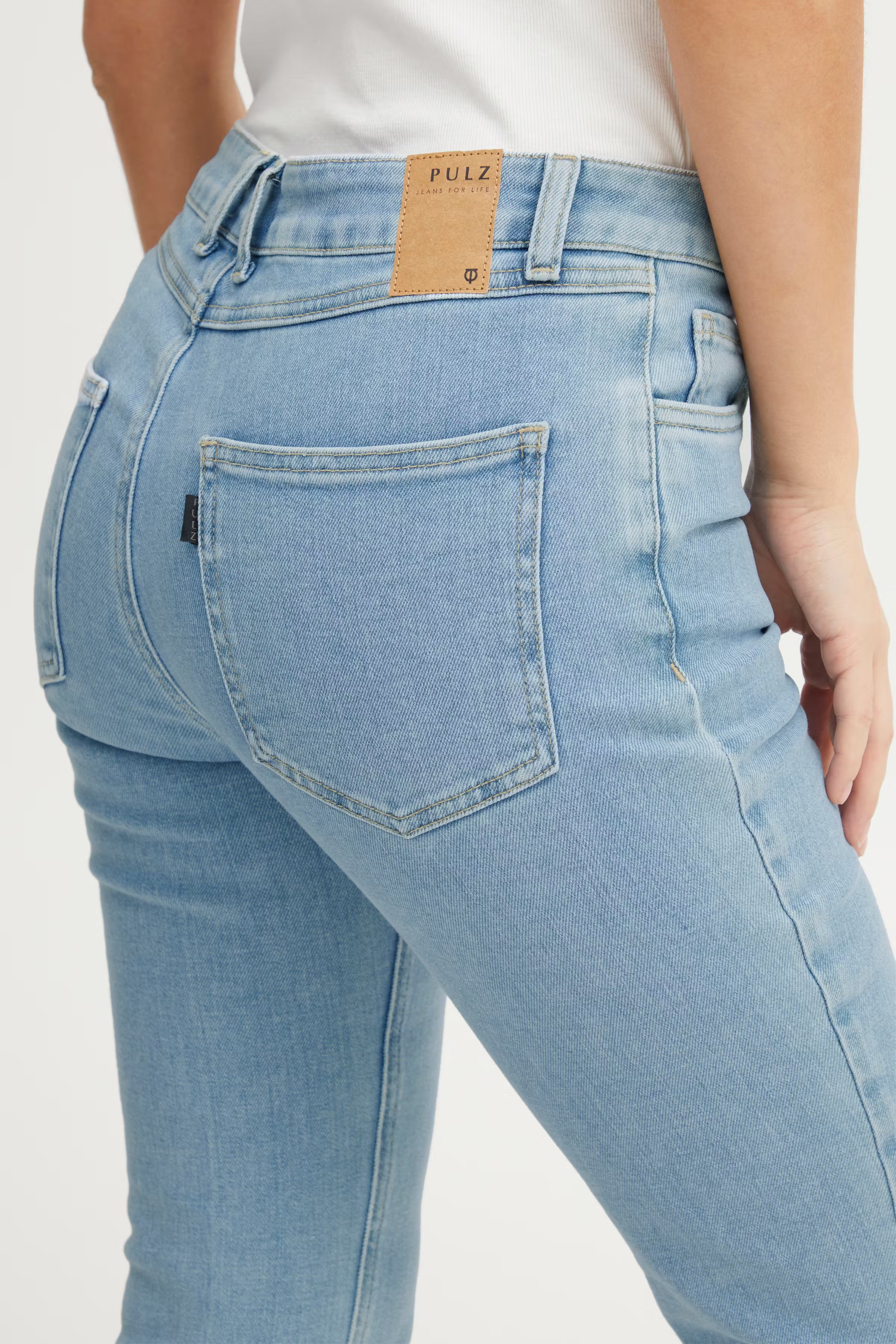 PZRIA Jeans LOOKBOOK DETAIL 50207172-200008