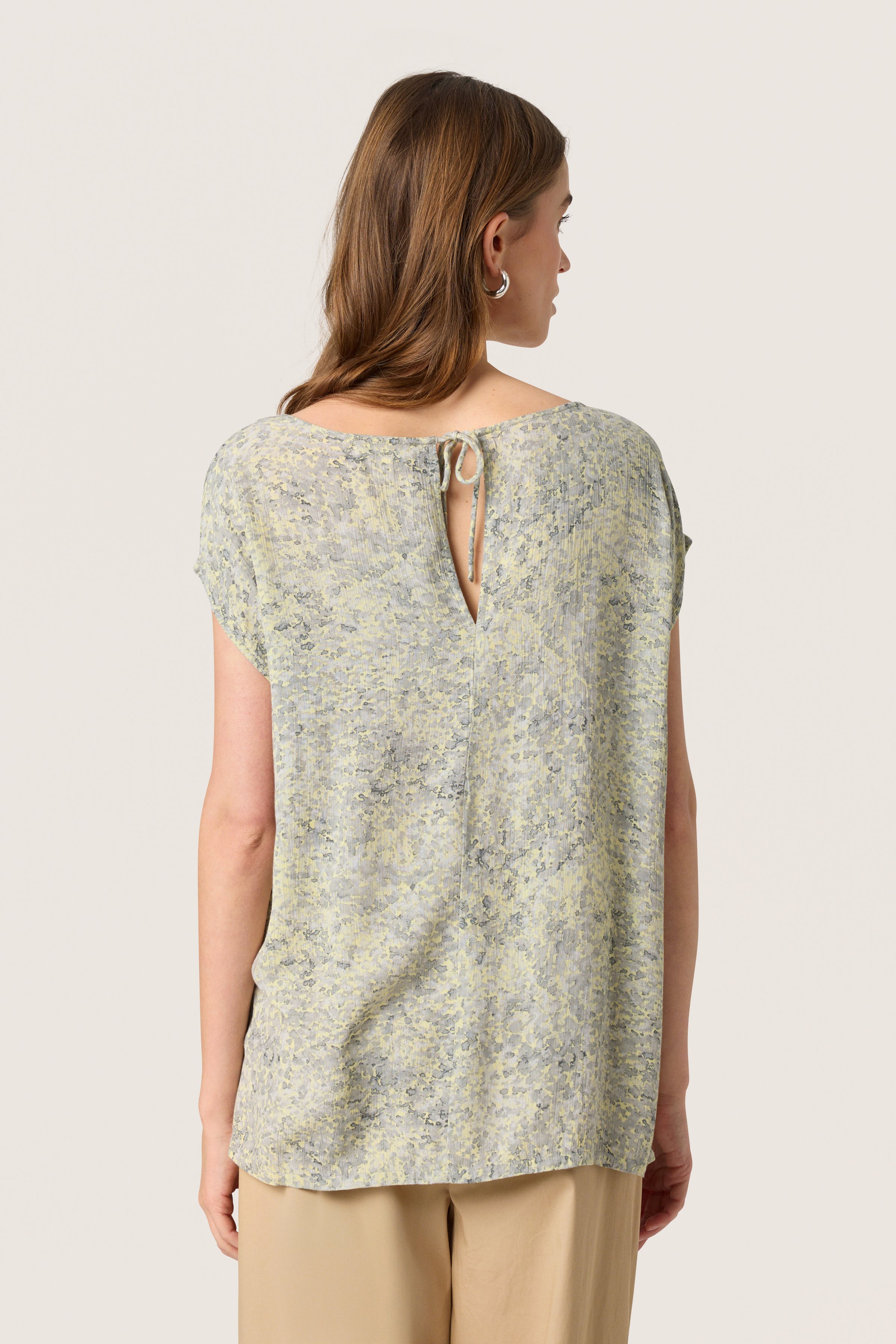 Zaya Blouse LOOKBOOK BACK 30403130-303724