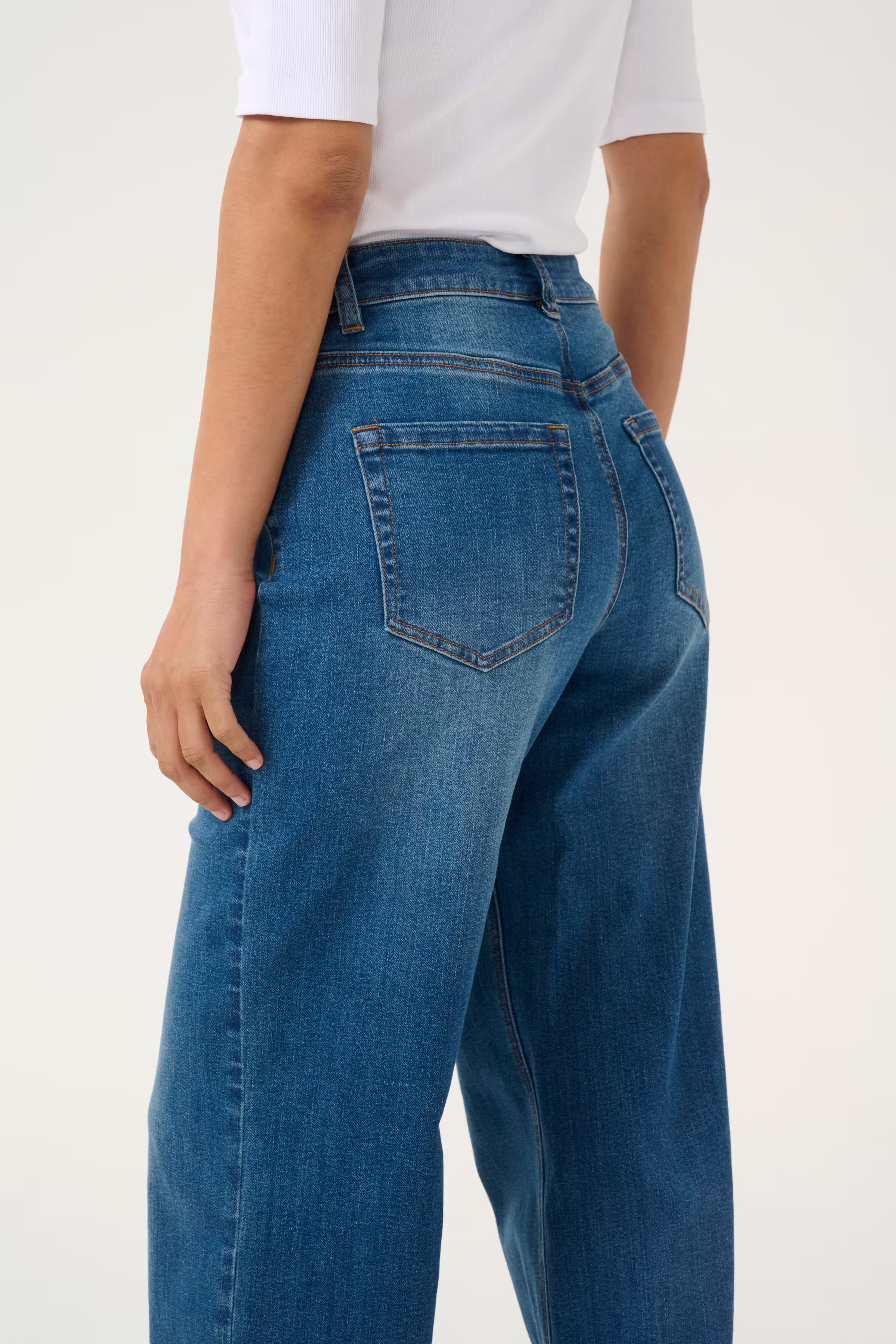 KAsinem Straight Jeans LOOKBOOK DETAIL 10509518-102272