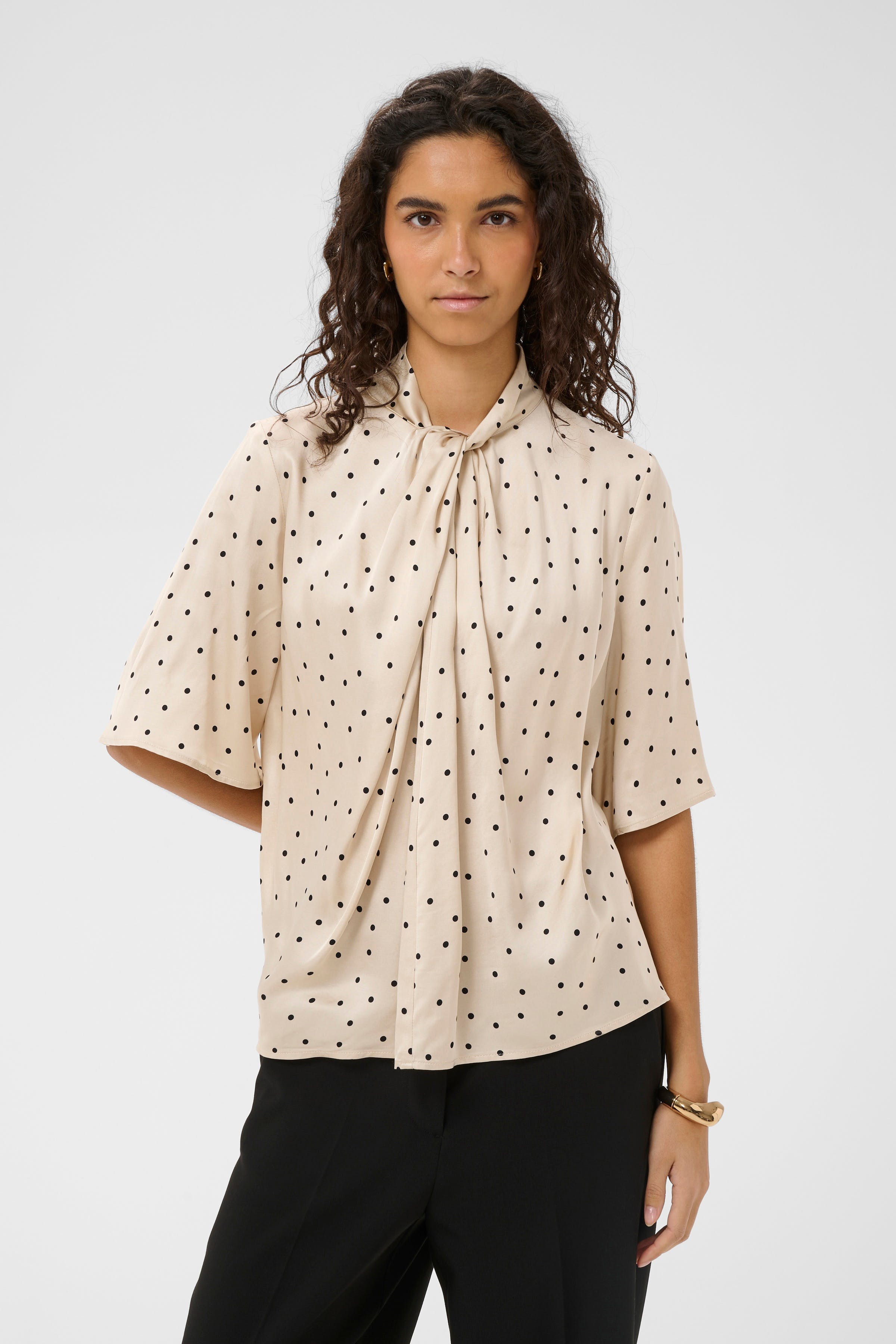 SLClero Blouse LOOKBOOK FRONT 30409463-305265