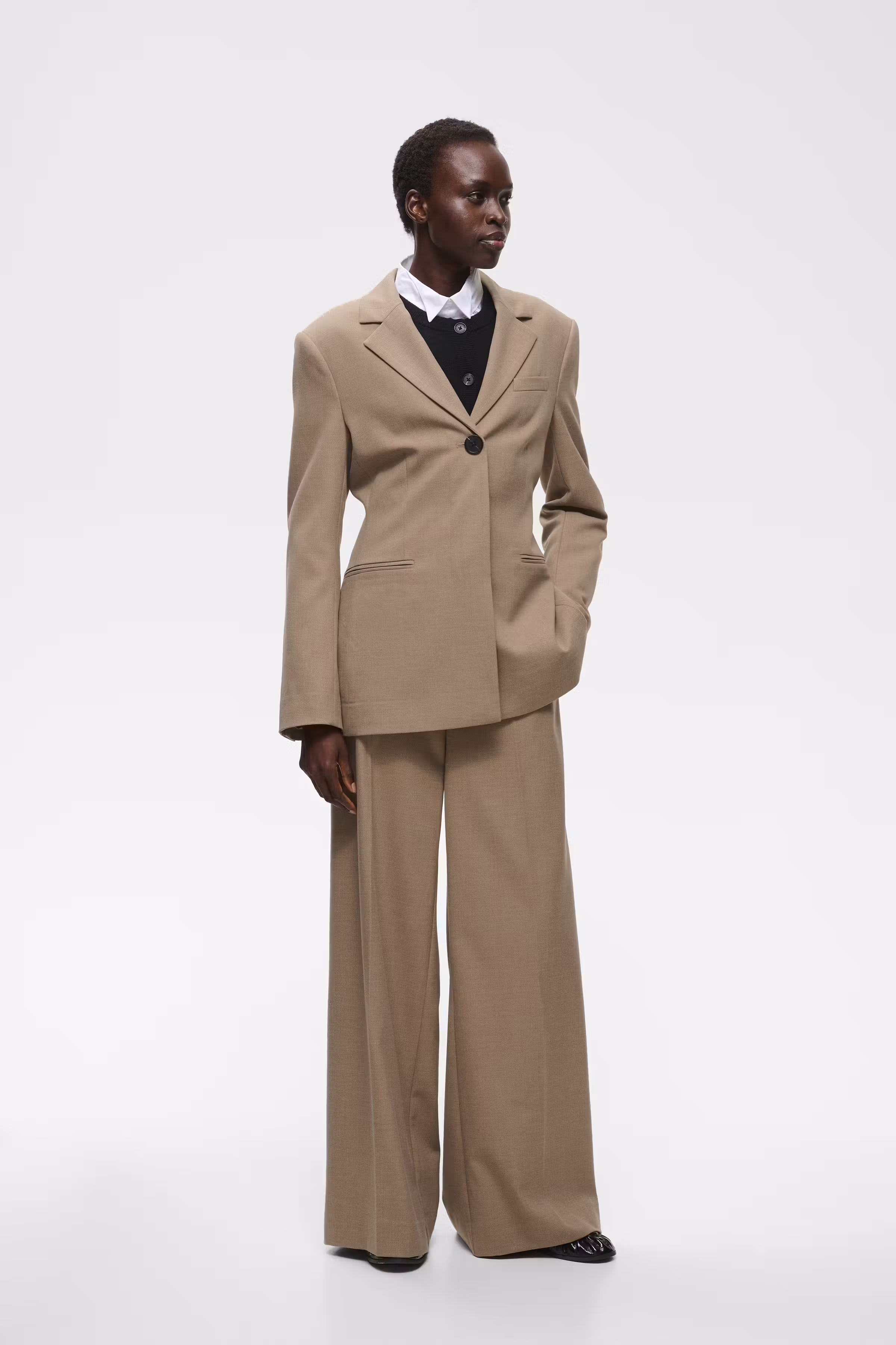 CAPRIEIW Blazer LOOKBOOK FRONT 30113089-1715061