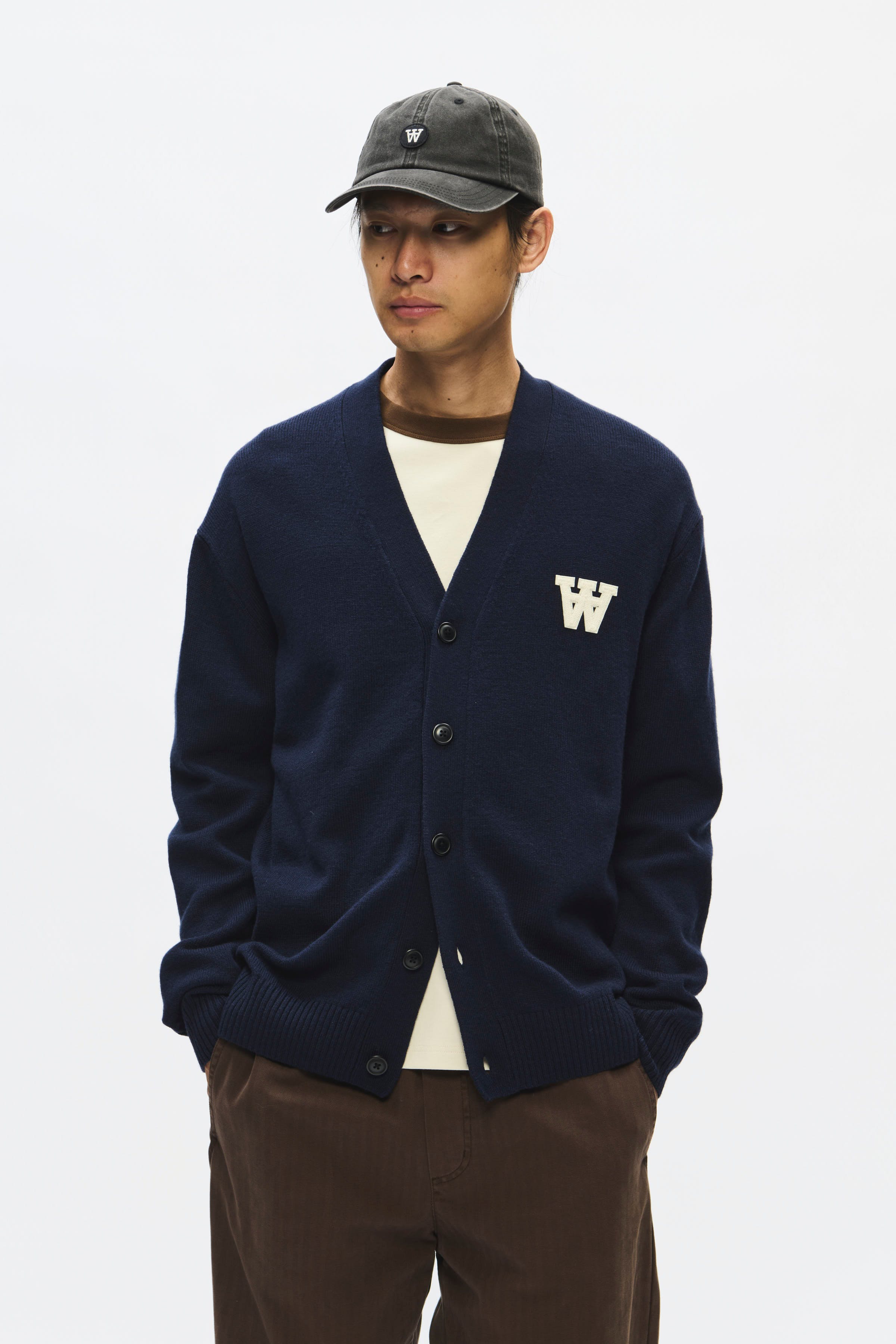 WWTay Cardigan LOOKBOOK FRONT 30251648-194011