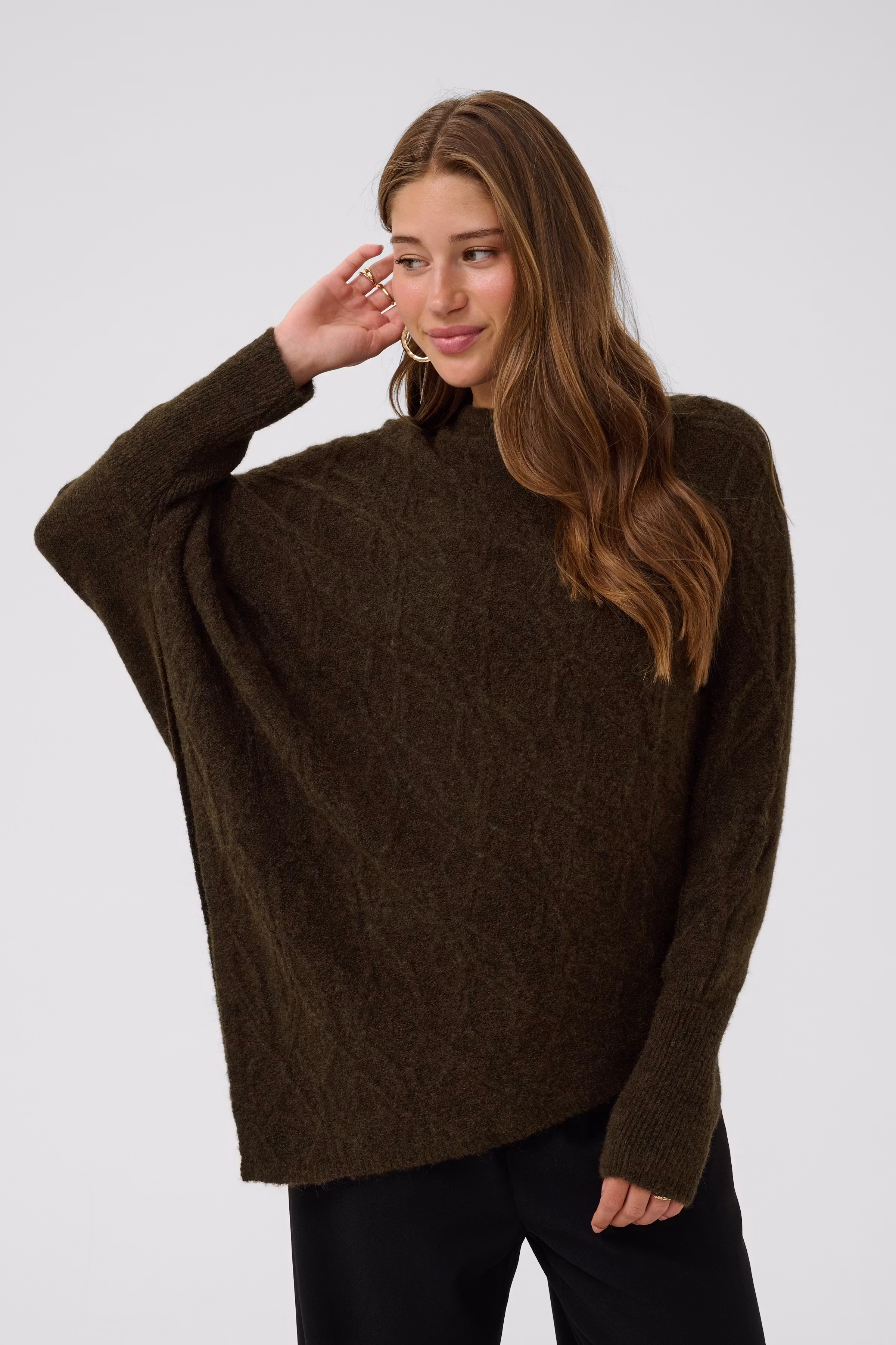 CRElsie Poncho LOOKBOOK FRONT 10615537-1910161