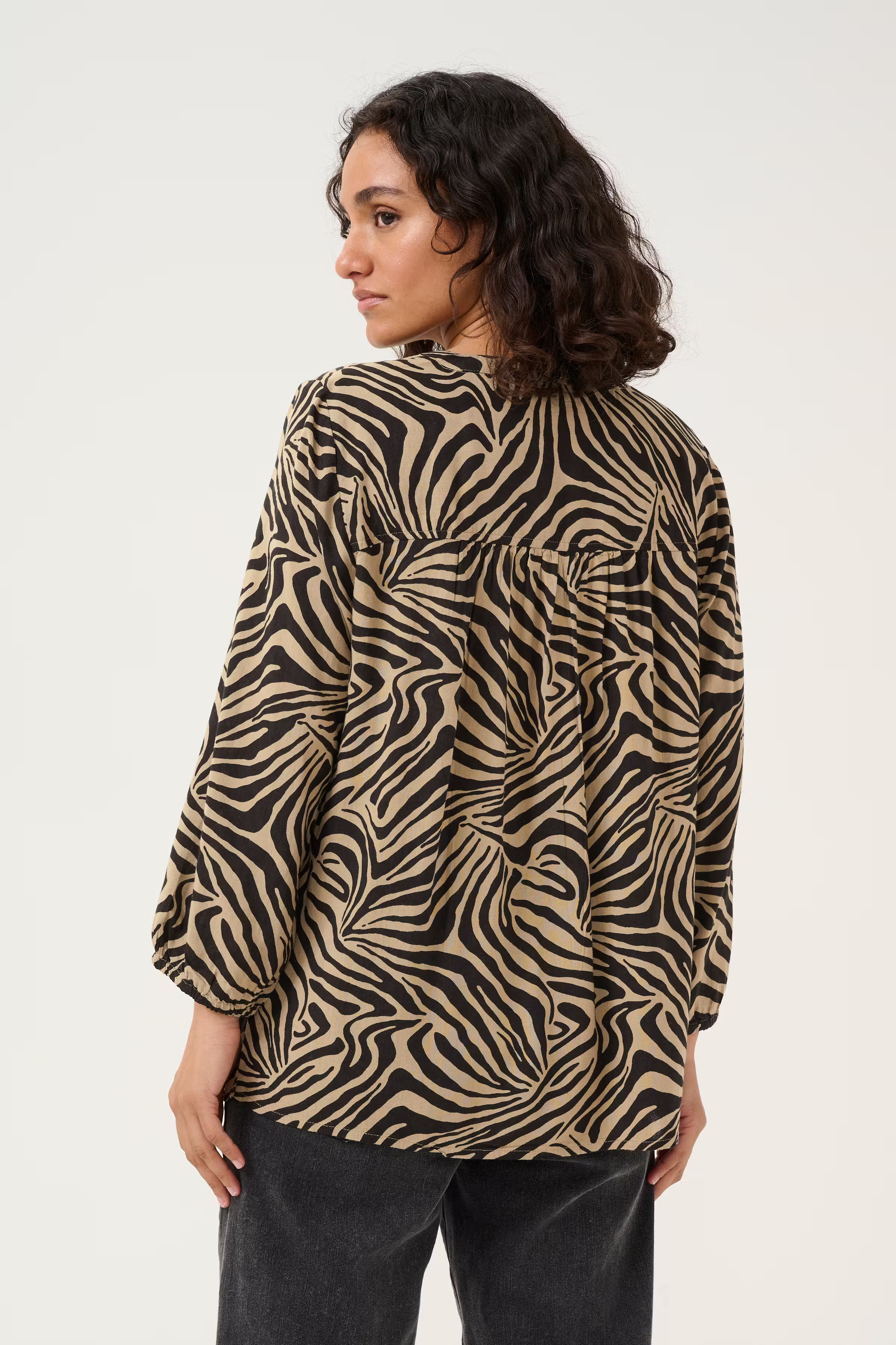 KAmilia Bluse LOOKBOOK BACK 10552334-106782