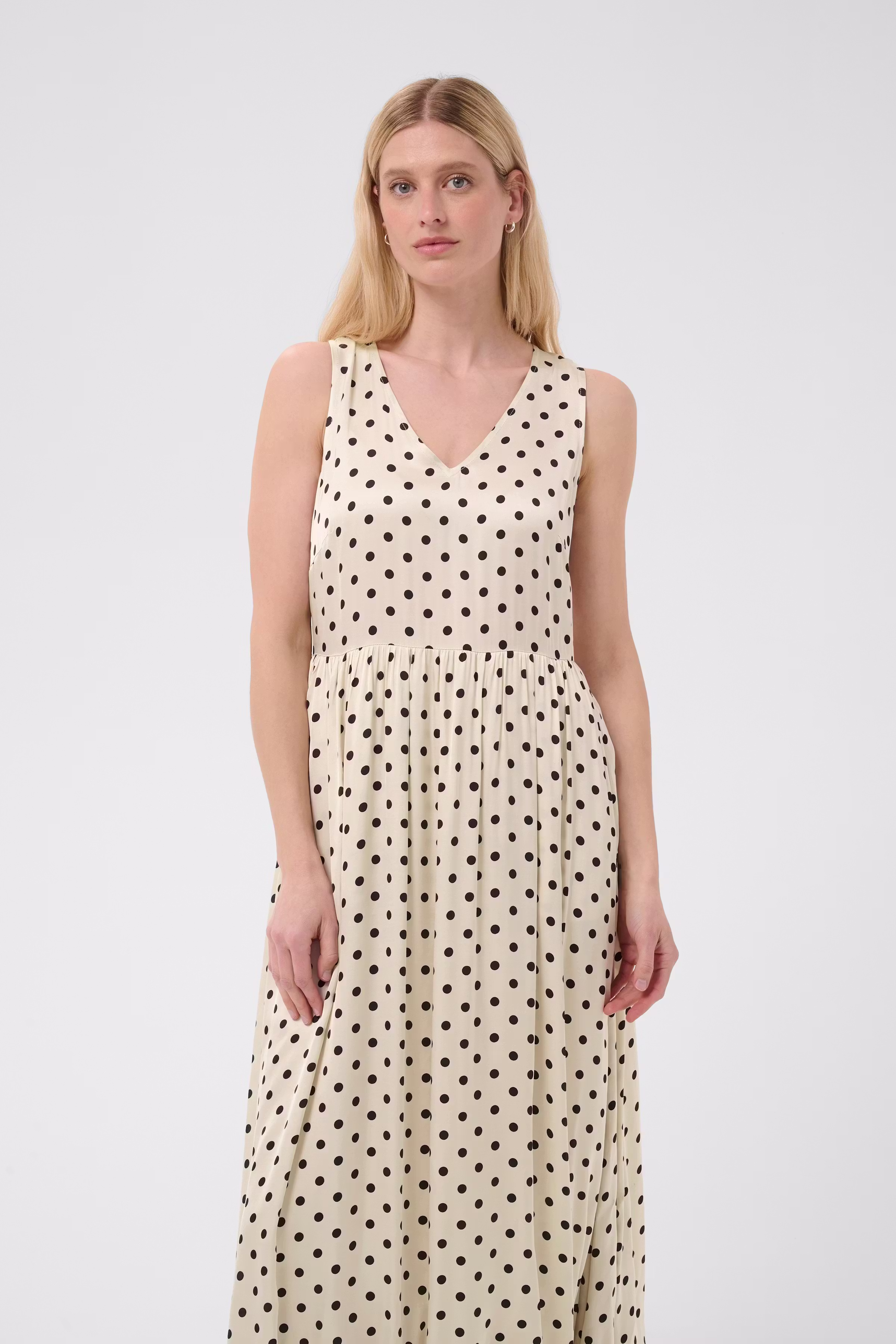 DorinaPW Kjole LOOKBOOK FRONT 30310688-305117