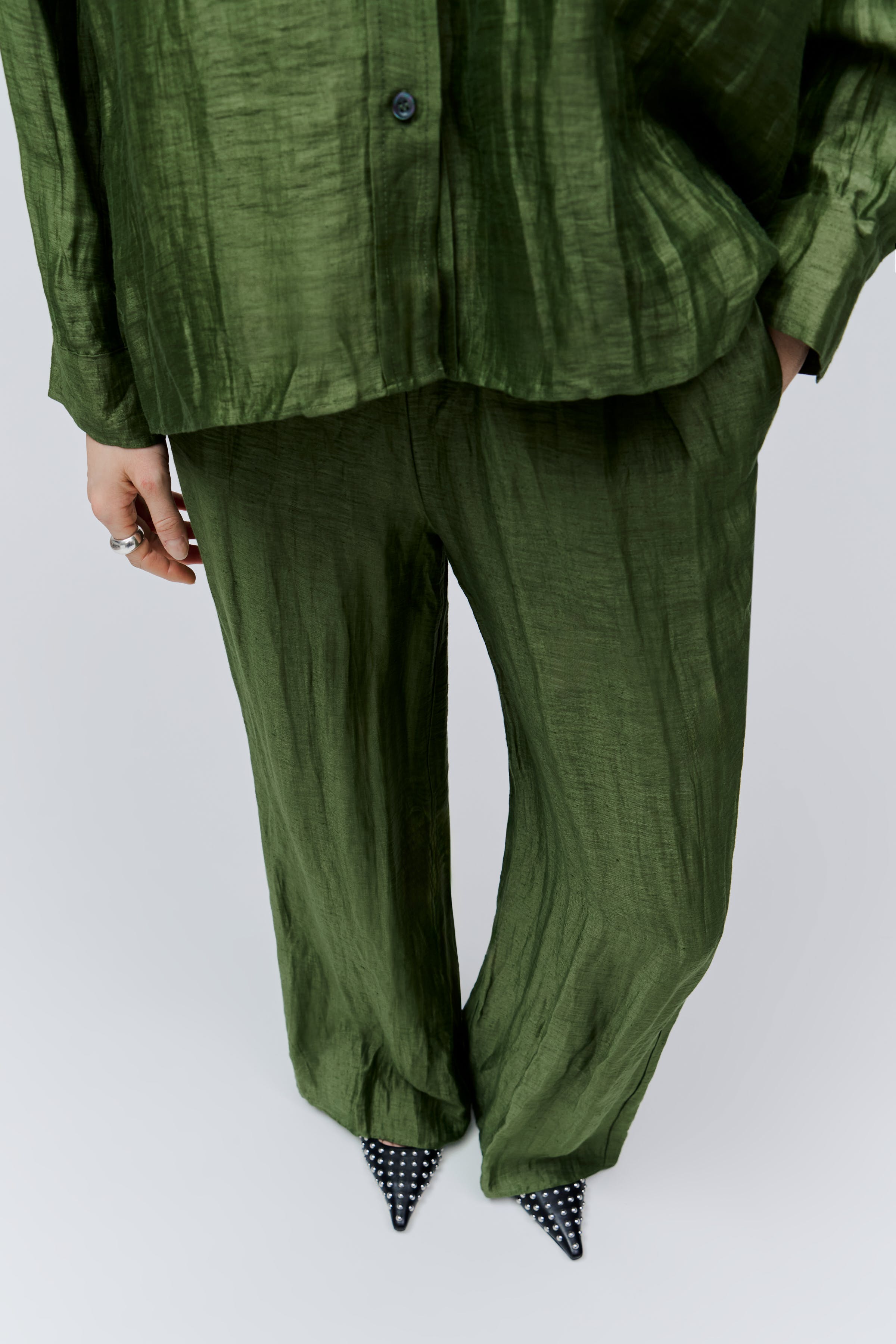 IOPIA Trousers LOOKBOOK FRONT 30600638-GR566