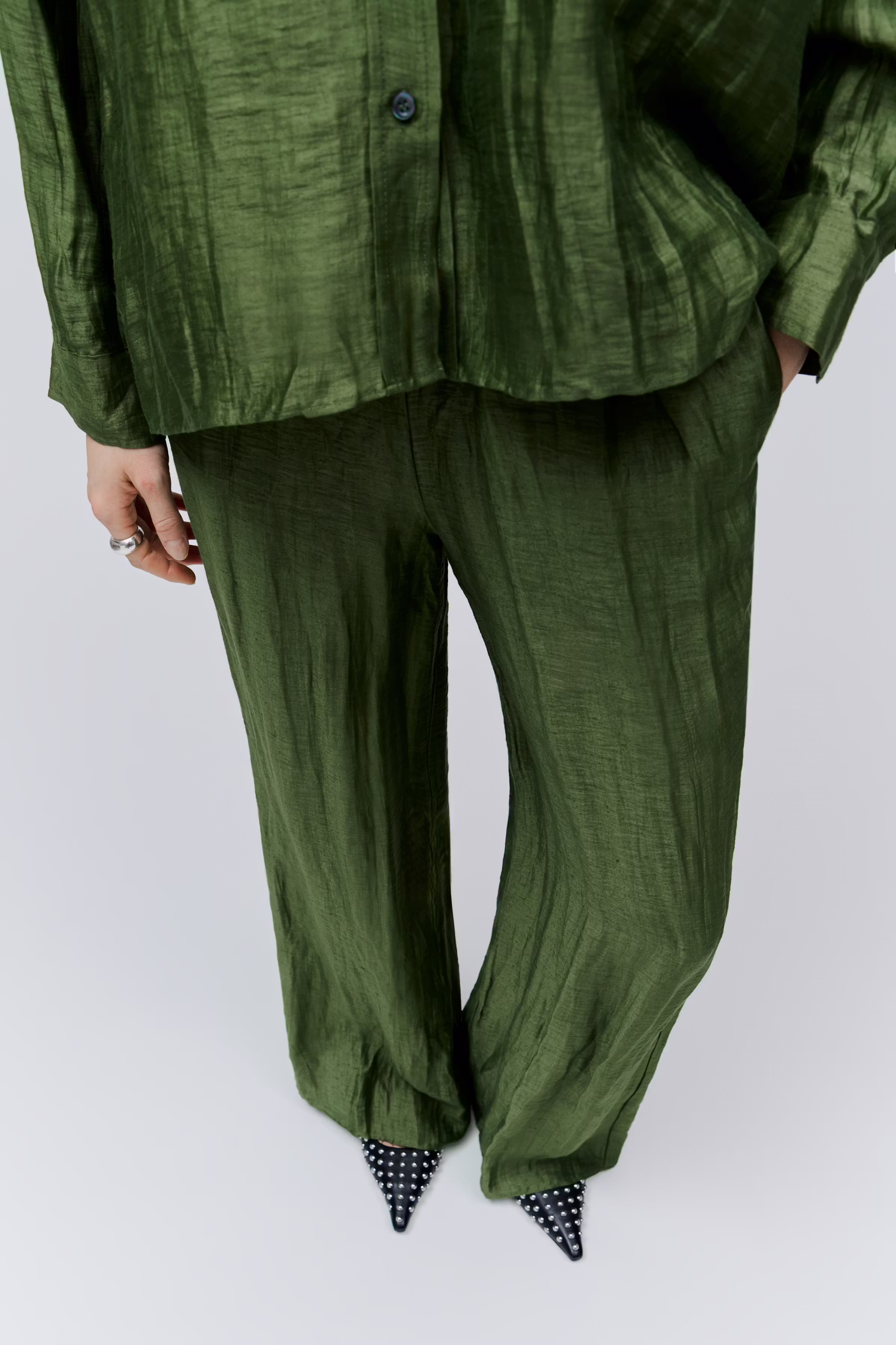 PIA Trousers LOOKBOOK FRONT 30600638-GR566