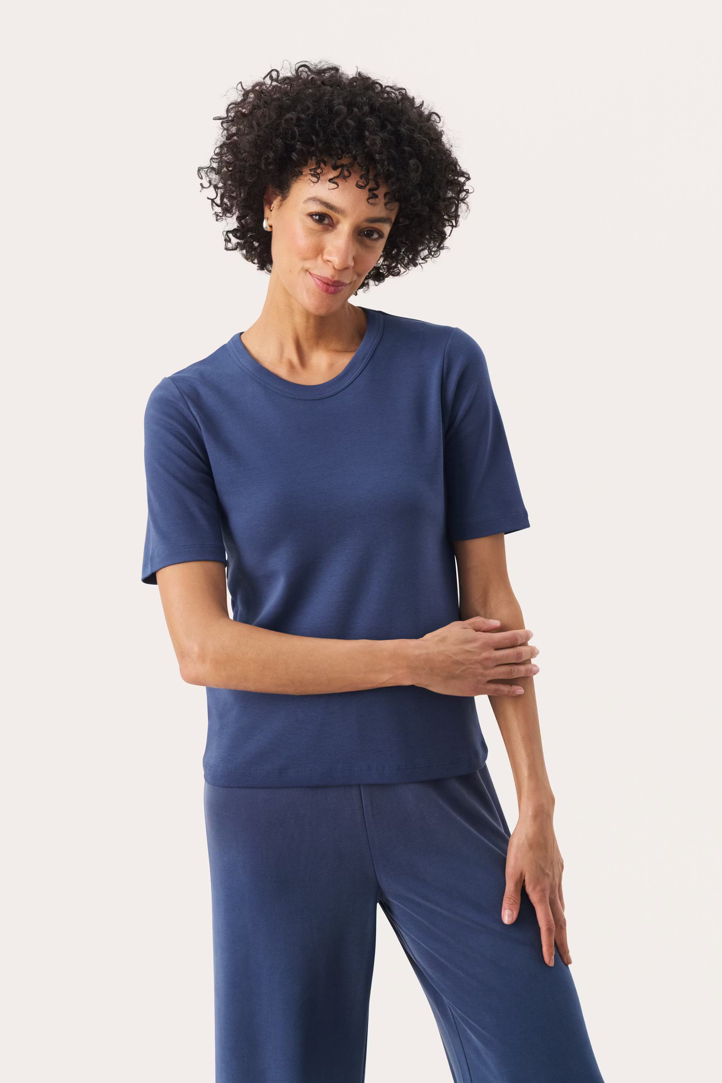 RatanaPW T-shirt LOOKBOOK FRONT 30307808-193934