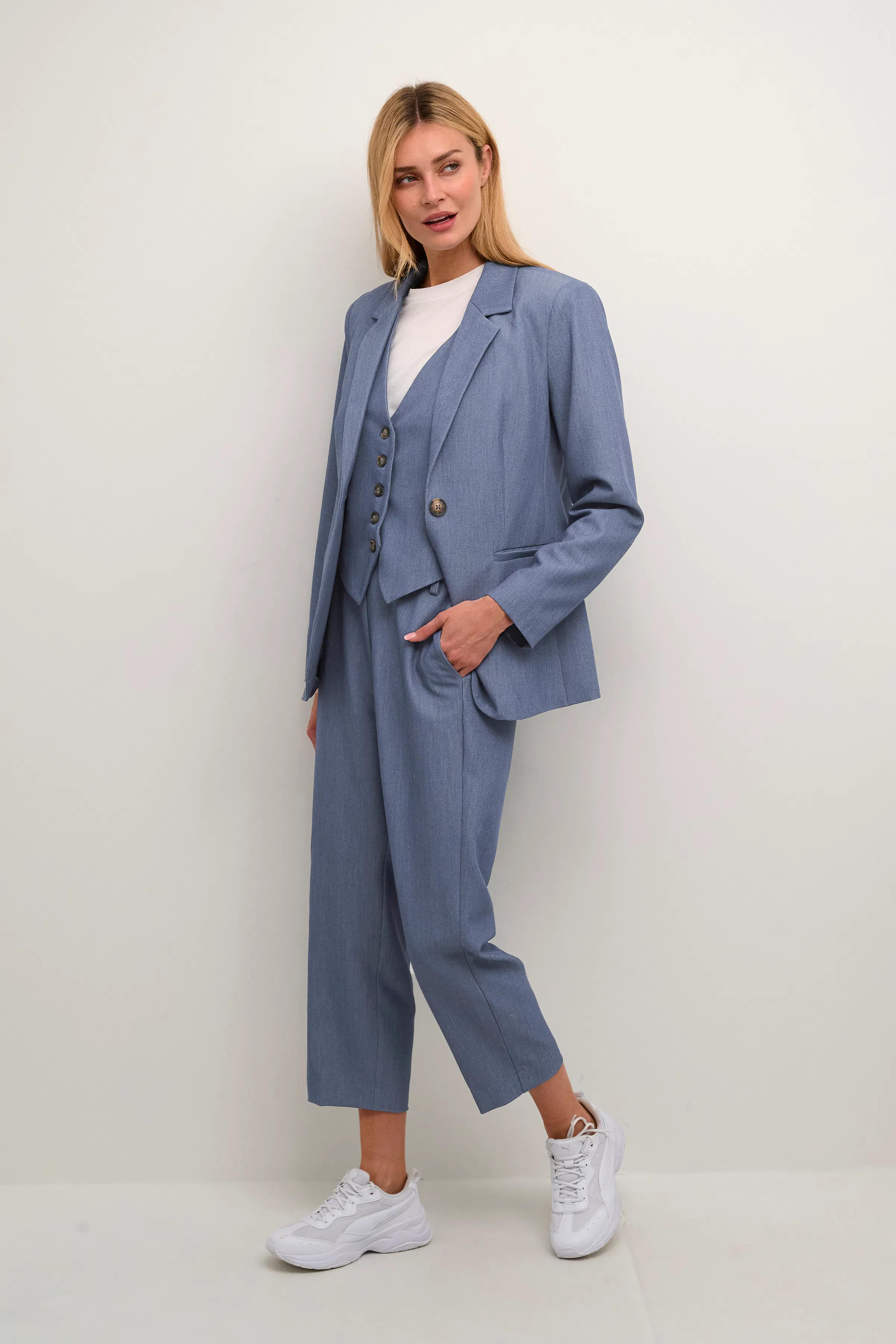 KAsakura Vest LOOKBOOK FRONT 10507907-193929